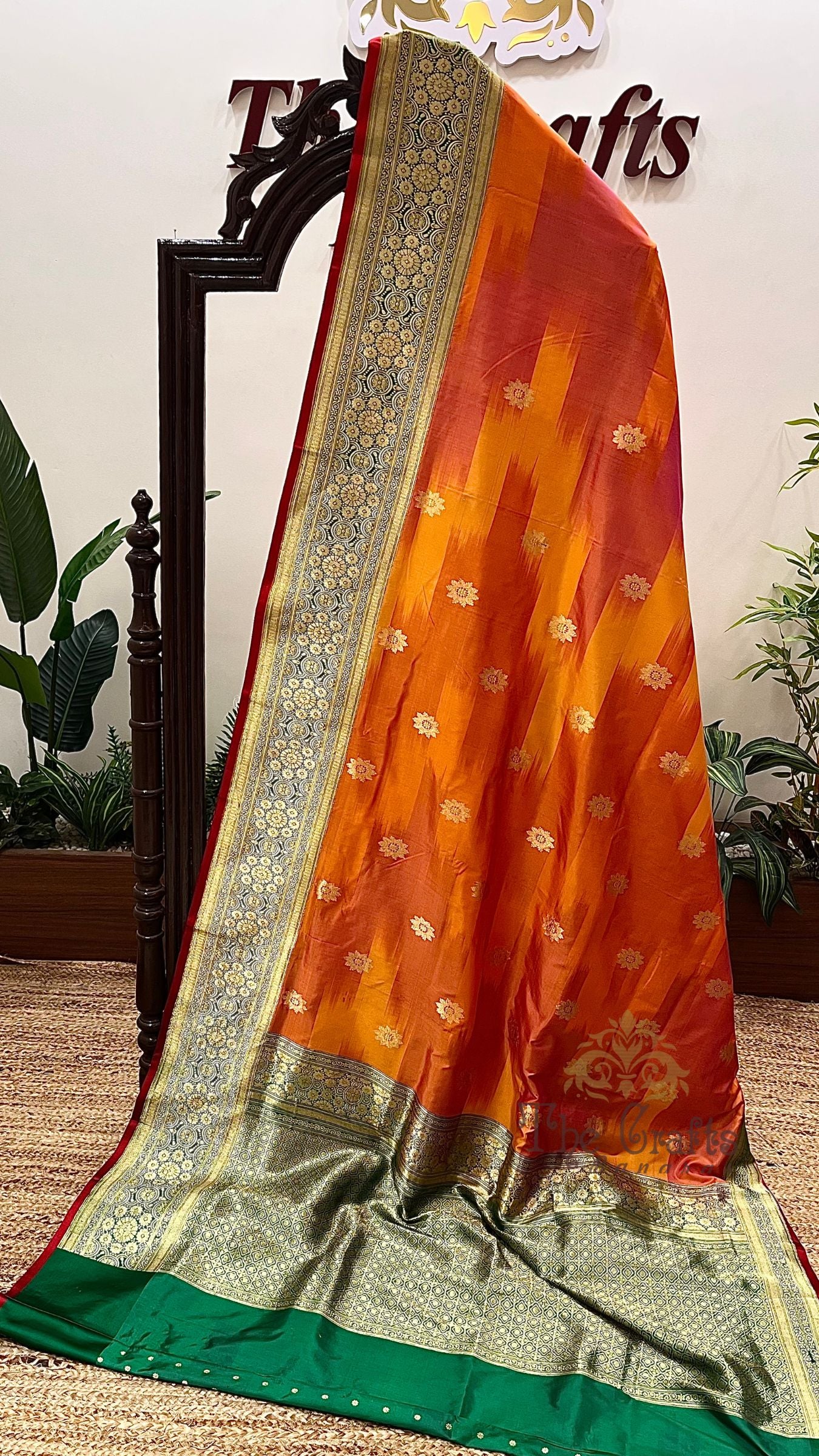 Pure Katan Silk Handloom Banarasi Saree - with kadhua motifs