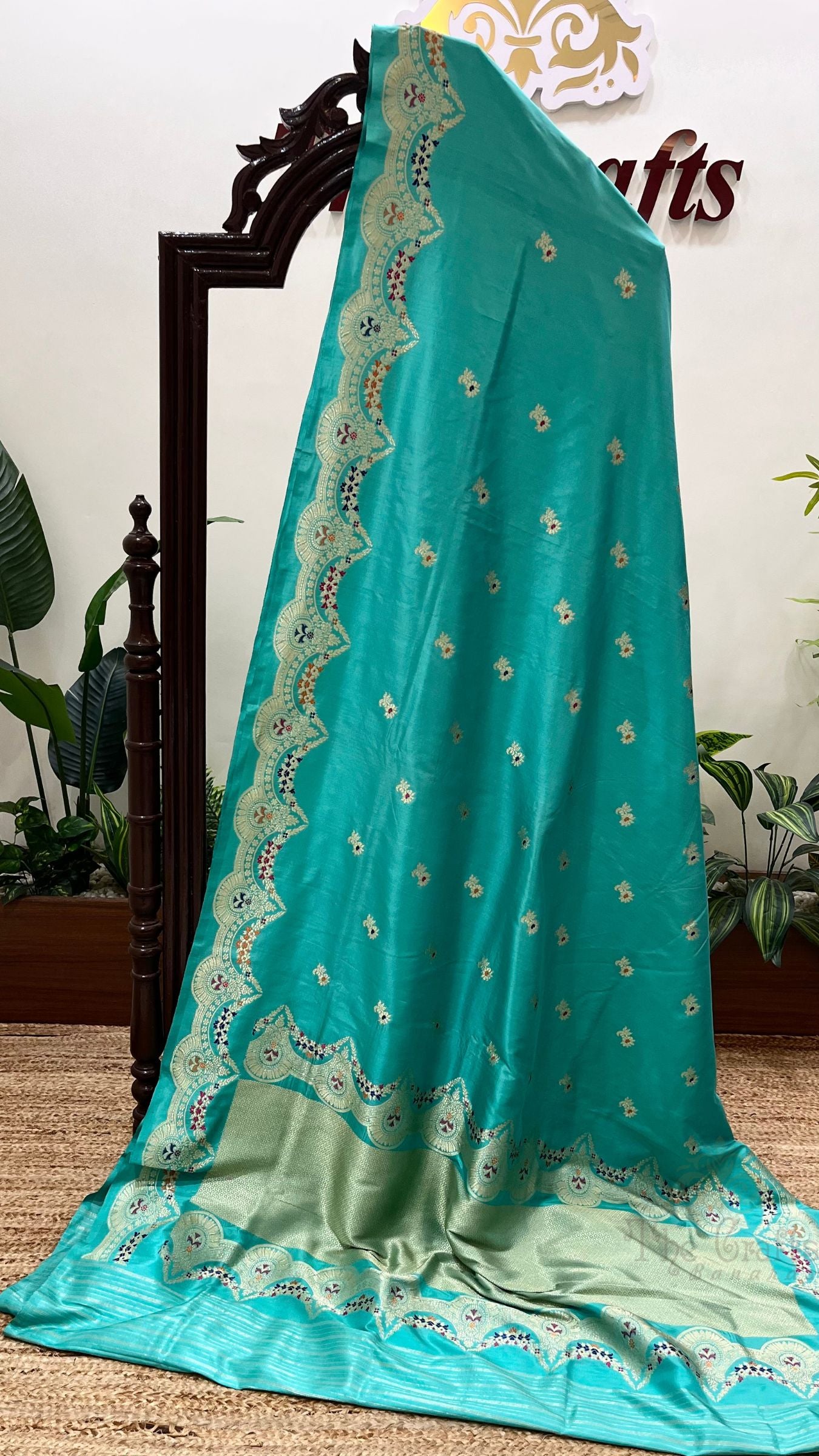 Pure Katan Silk Handloom Banarasi Saree - with Kadhua Meenakari Motifs