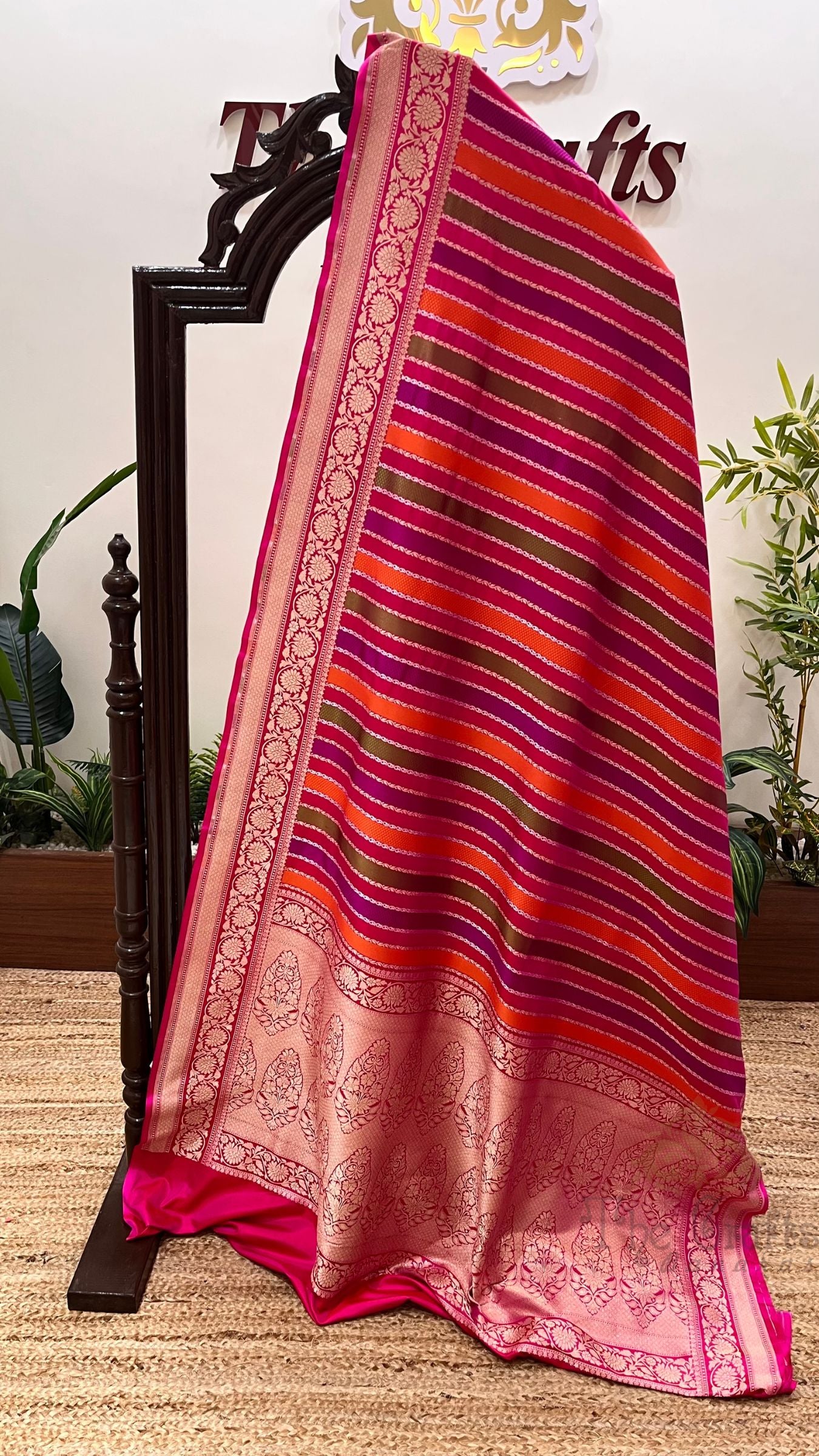 Rangkat Pure Katan Silk Handloom Banarasi Saree - with kadhua work