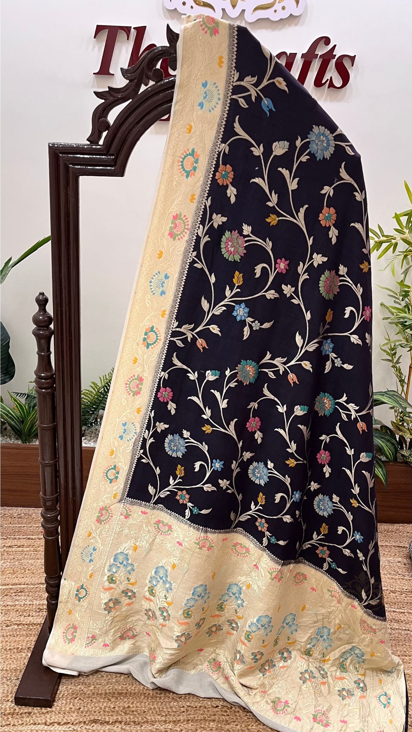 Pure Munga SIlk Handloom Banarasi Saree - Jaal With Meenakari