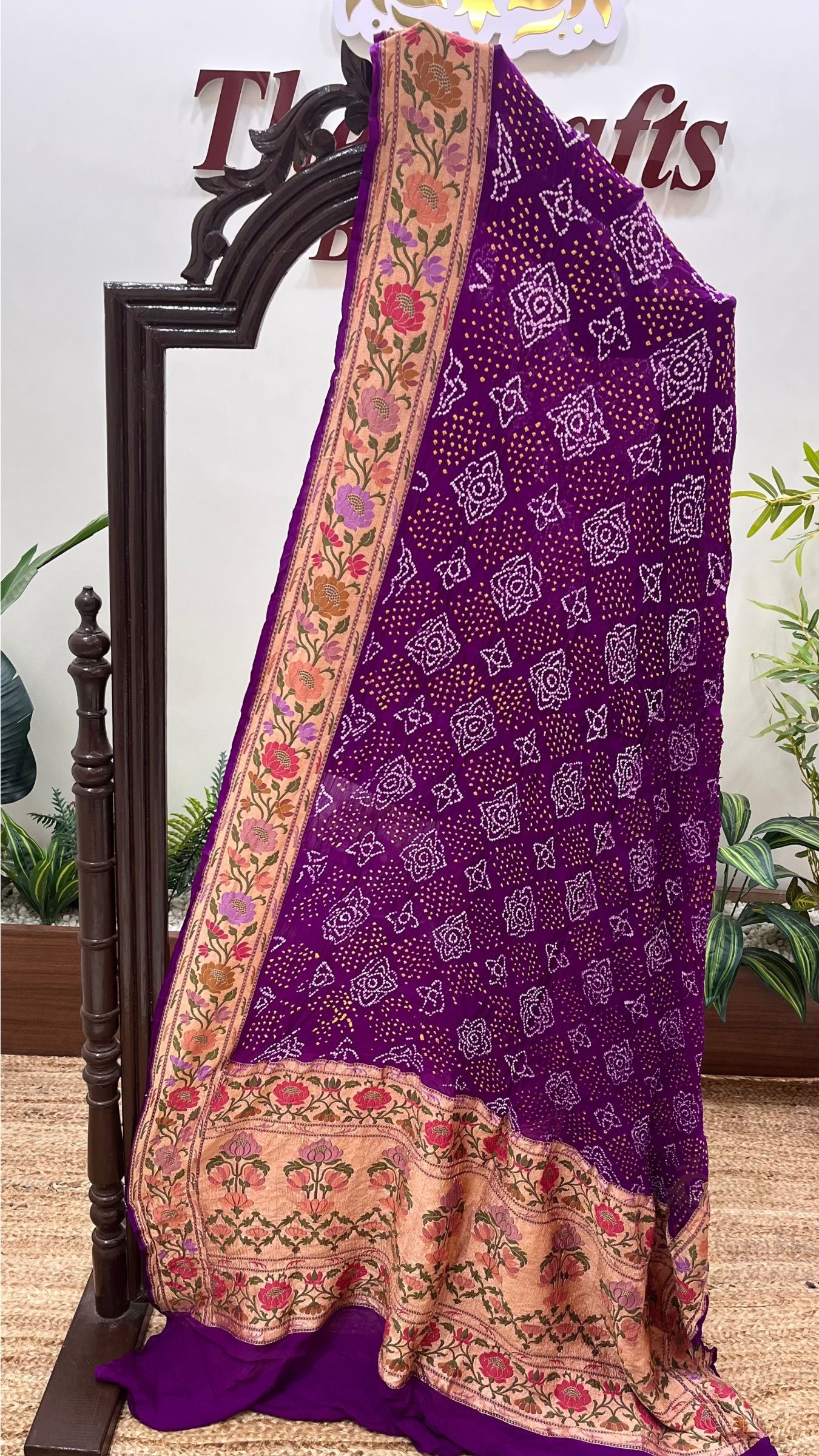 Khaddi Georgette Banarasi Handloom Bandhej Dupatta