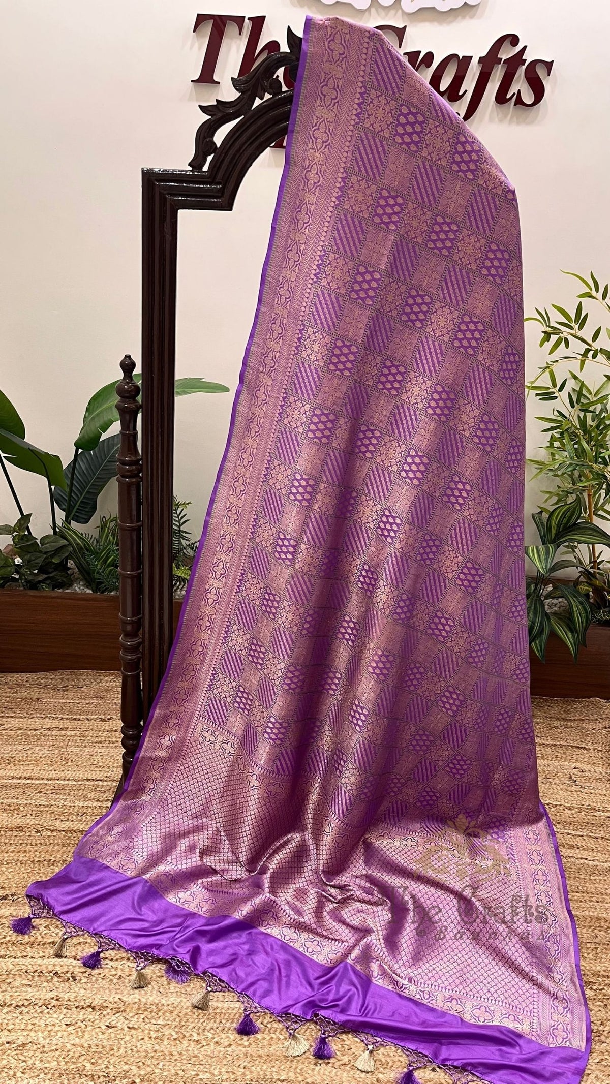 Pure Katan Silk Handloom Banarasi Saree - Tanchui Brocade Meena