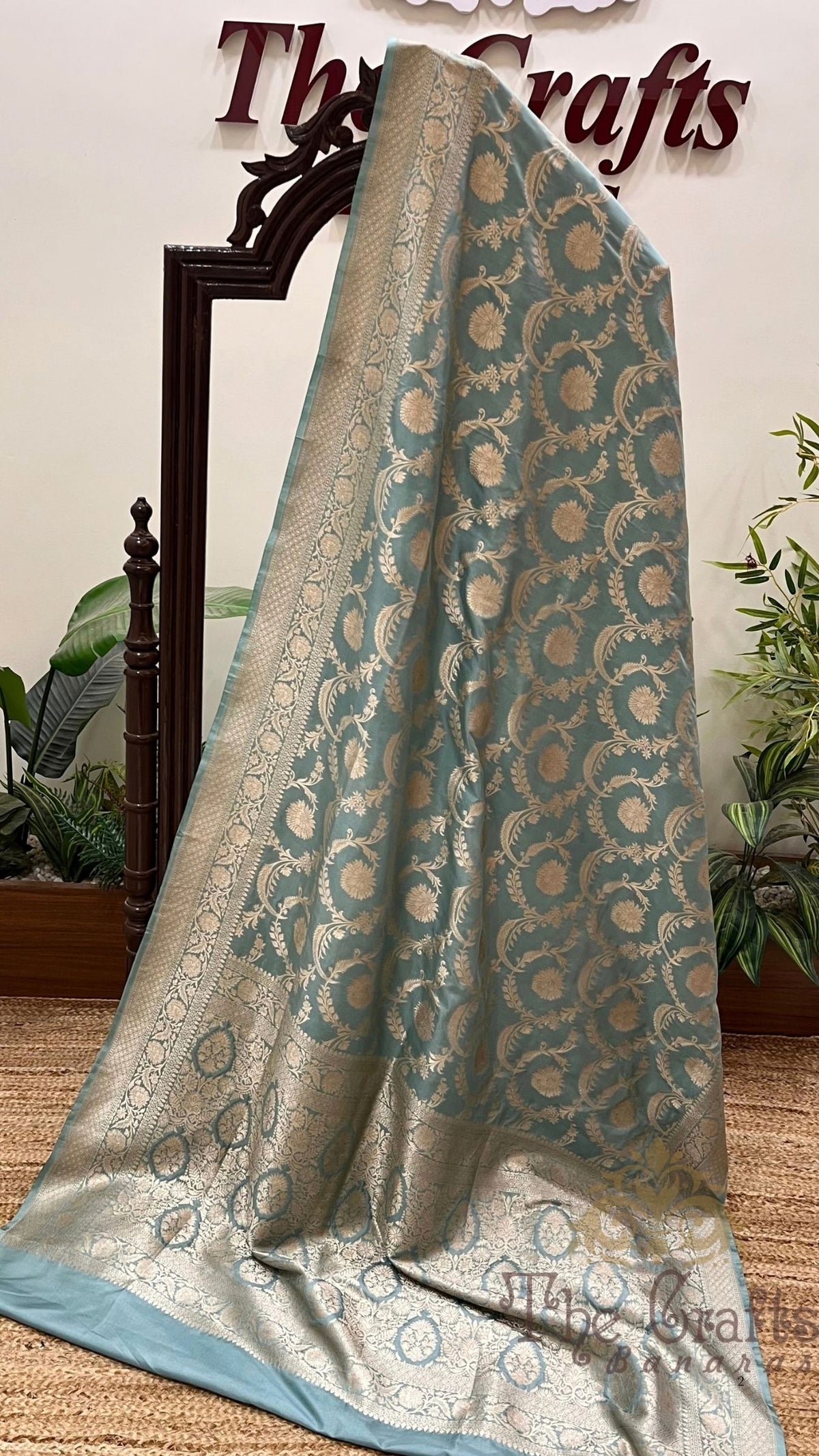 Pure Katan Silk Handloom Banarasi Saree - Jaal work