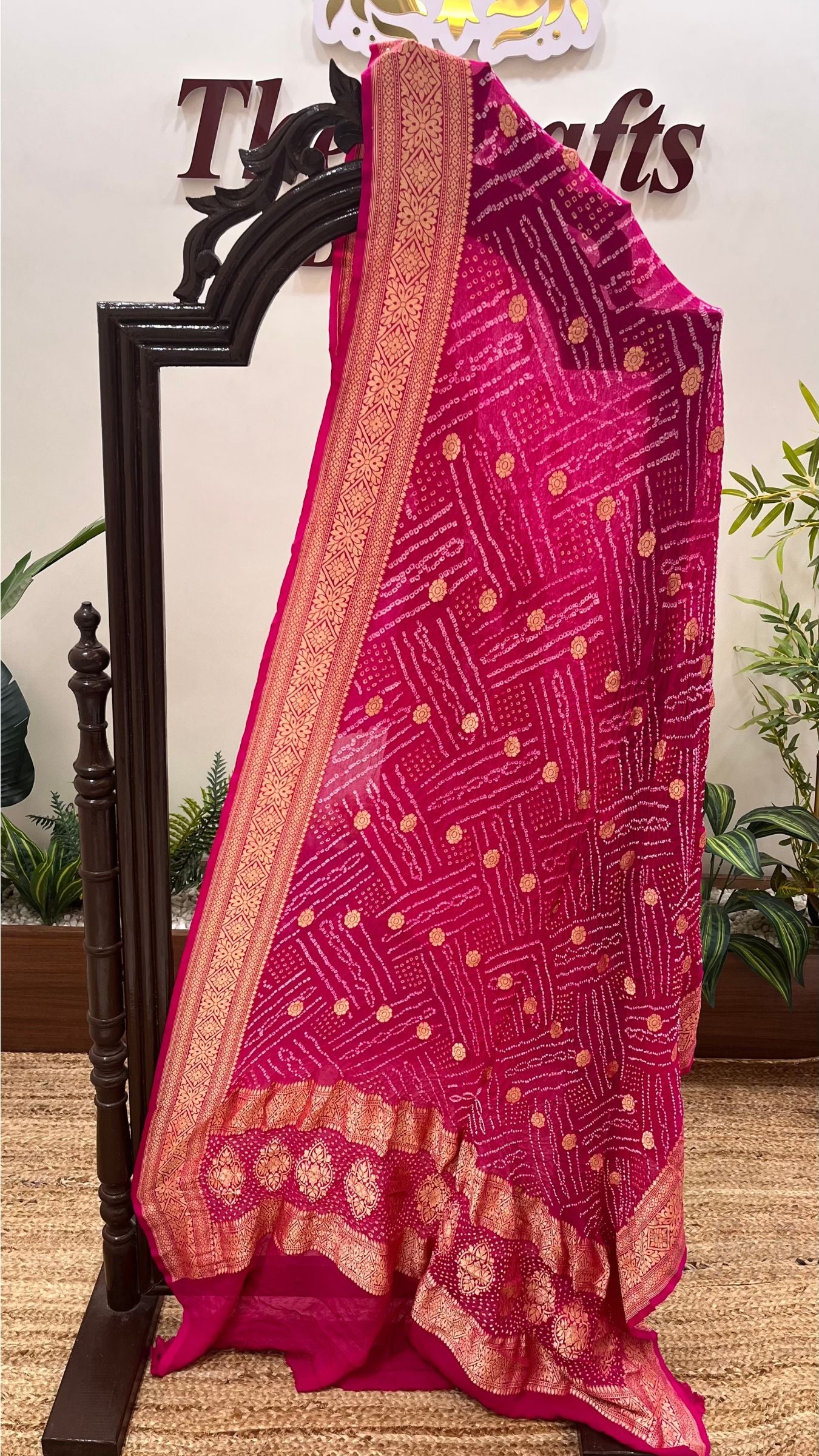 Khaddi Georgette Banarasi Handloom Bandhej Dupatta