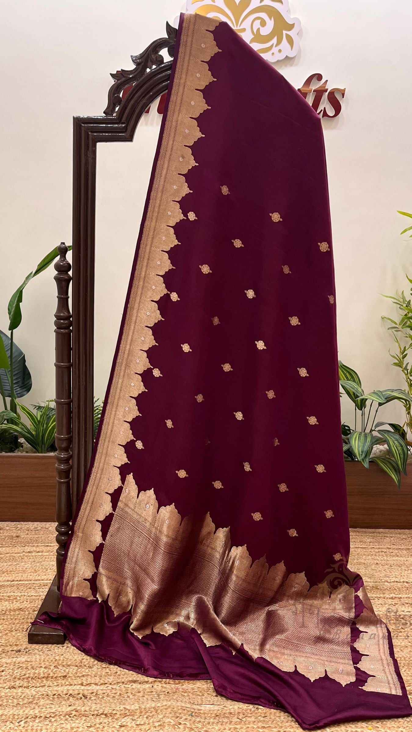Pure Mashru Silk Handloom Banarasi Saree - with kadhua border buti