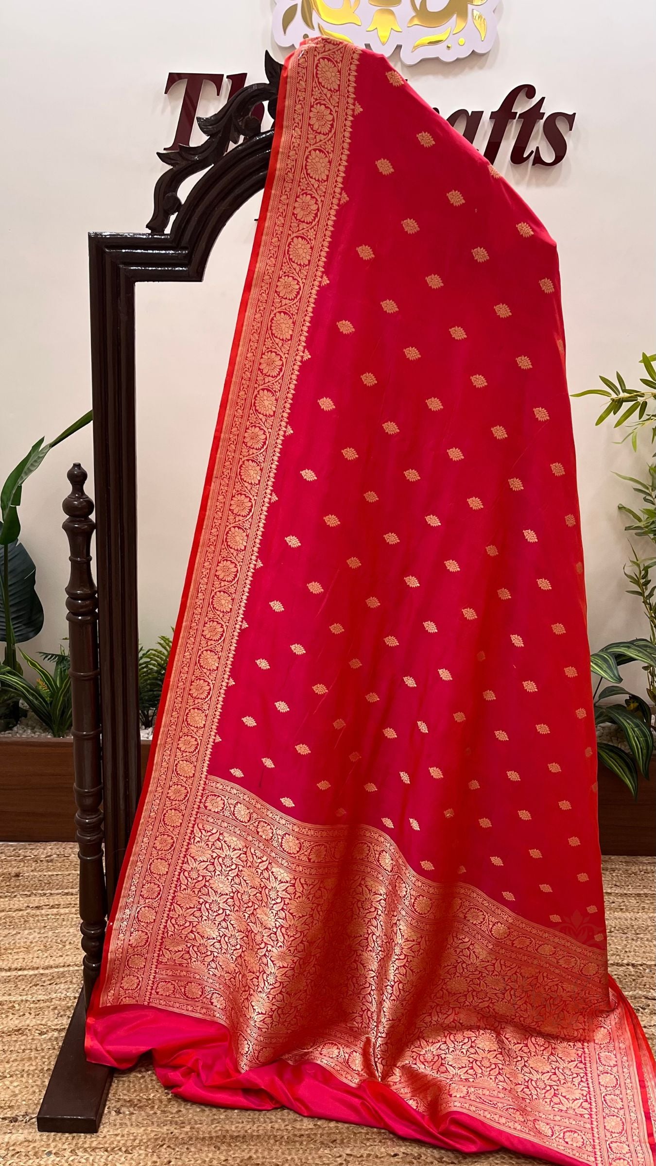 Pure Katan Silk Handloom Banarasi Saree - Jaal work