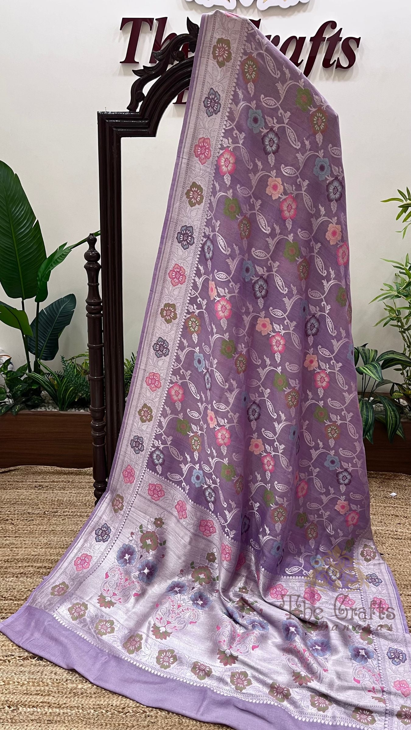 Tussar Georgette Handloom Banarasi Saree - Meenakari