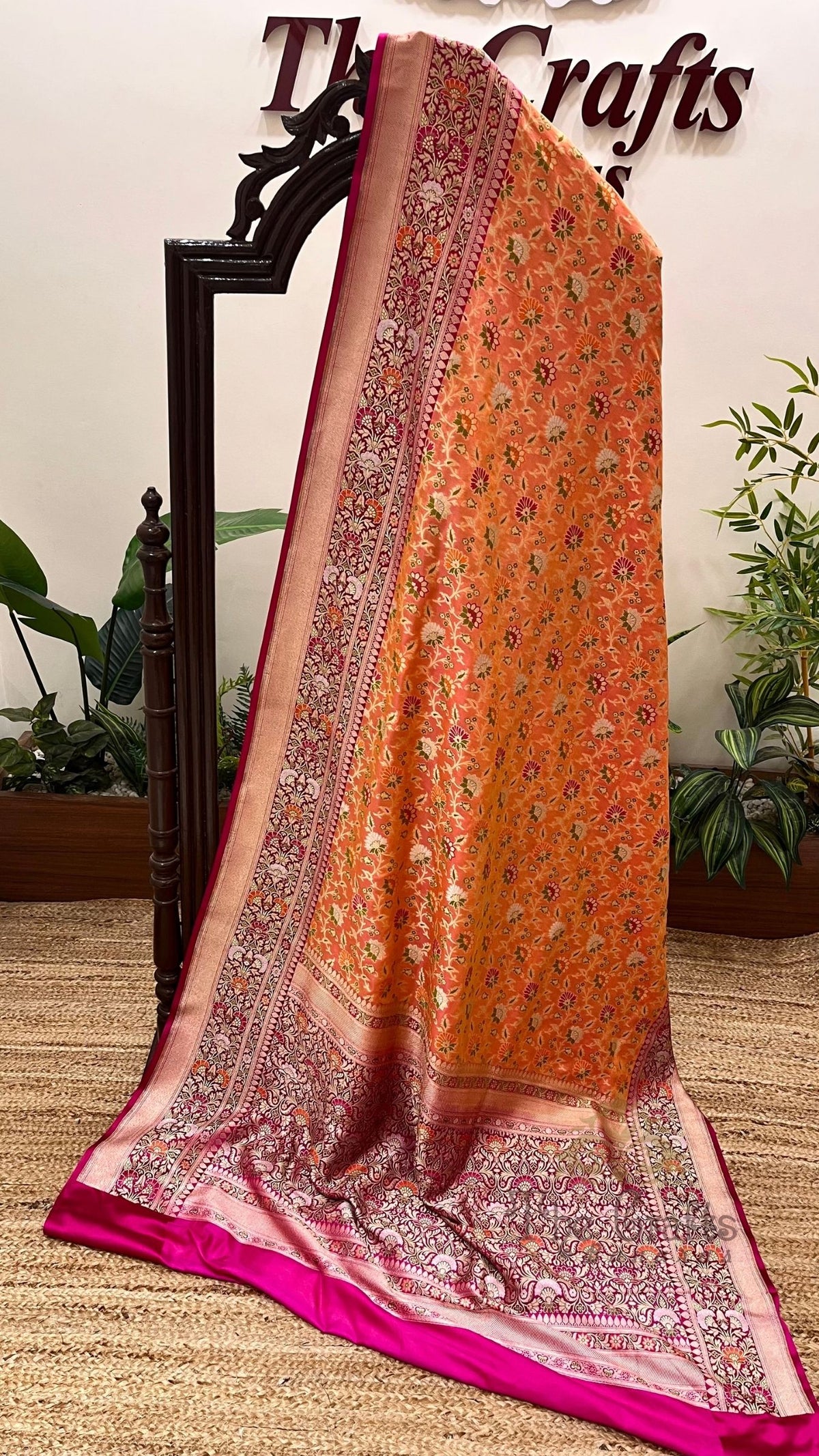 Pure Katan Silk Handloom Banarasi Saree - Jall Work With Meenakari Tilfi