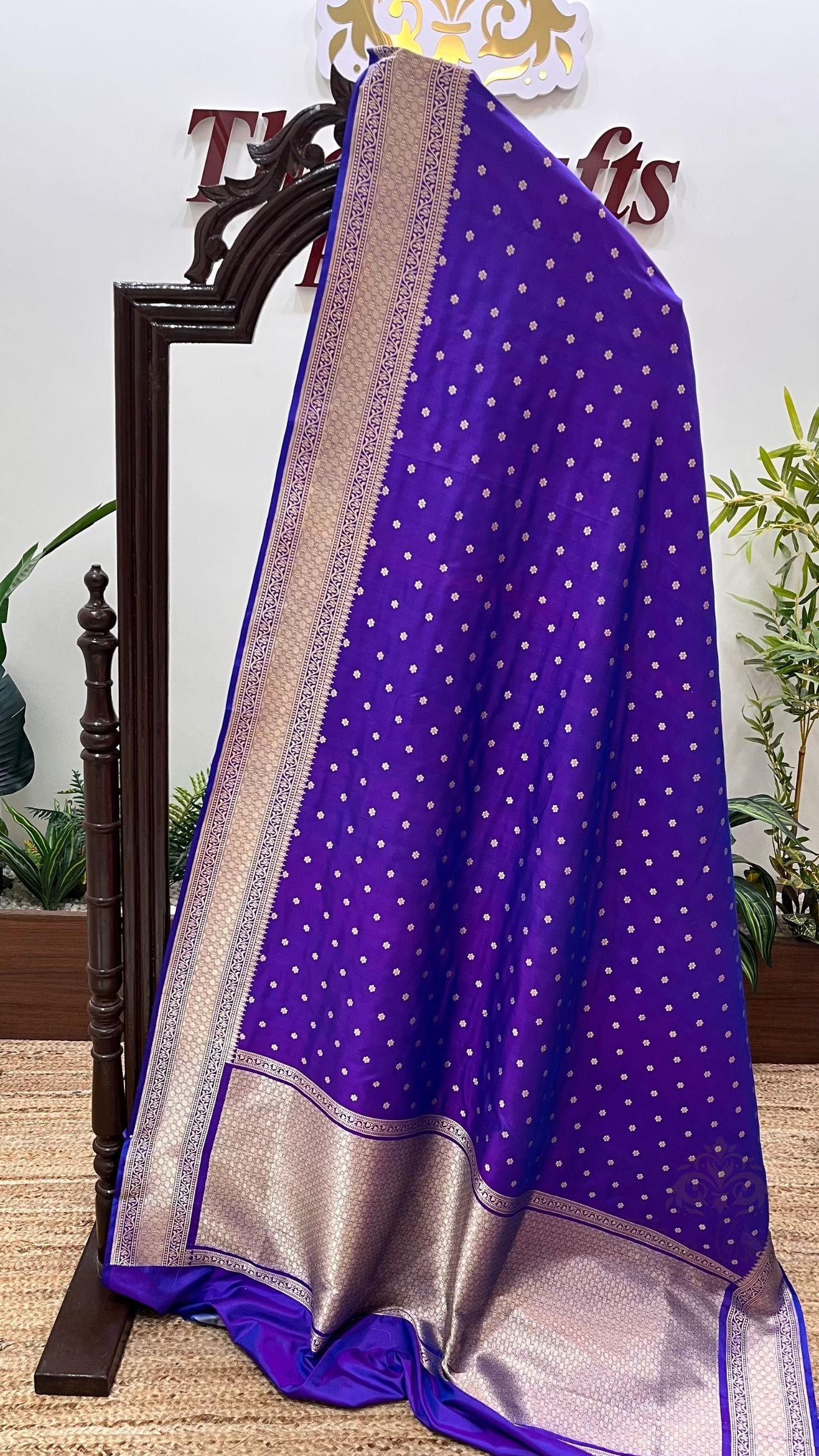 Pure Katan Silk Handloom Banarasi Saree - Chunri Buti