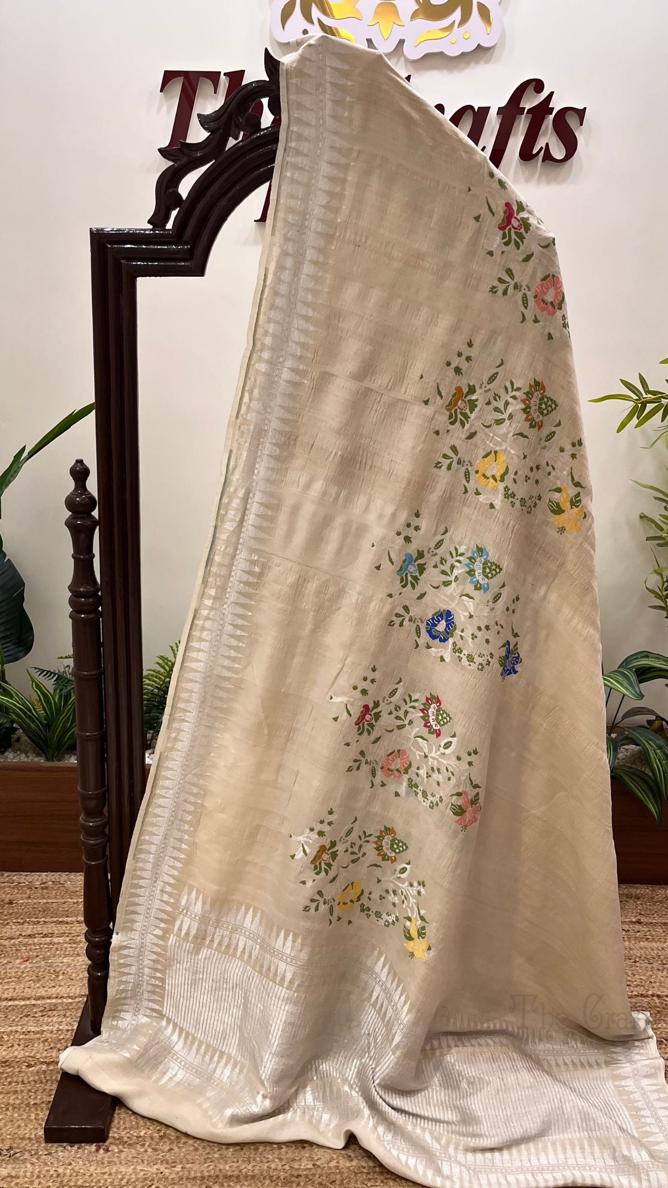 Tussar Georgette Handloom Banarasi Saree - Meenakari