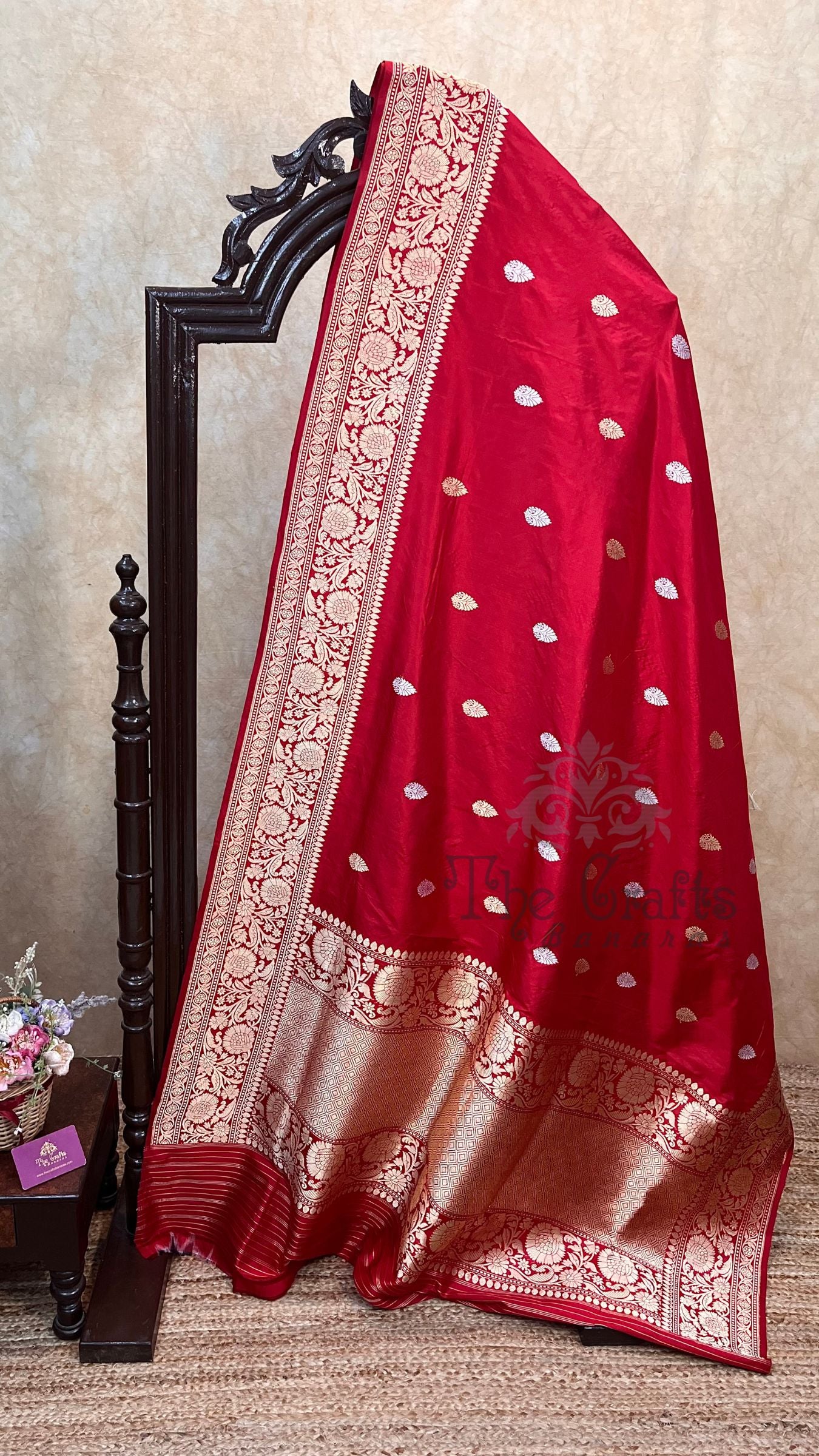 Pure Katan Silk Handloom Banarasi Saree - with sona rupa kadhua motifs