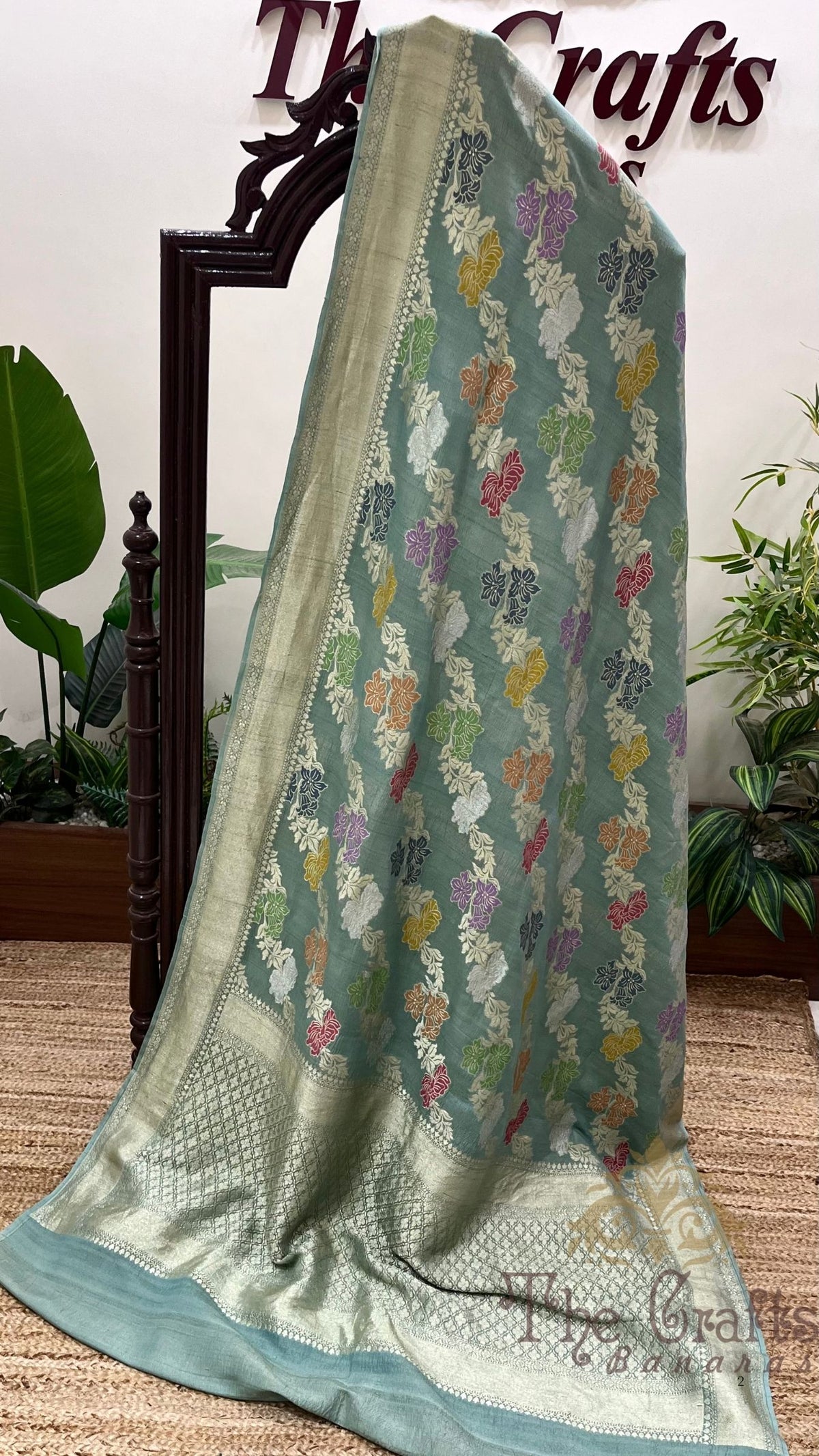 Tussar Georgette Handloom Banarasi Saree - Jaal with Meenakari