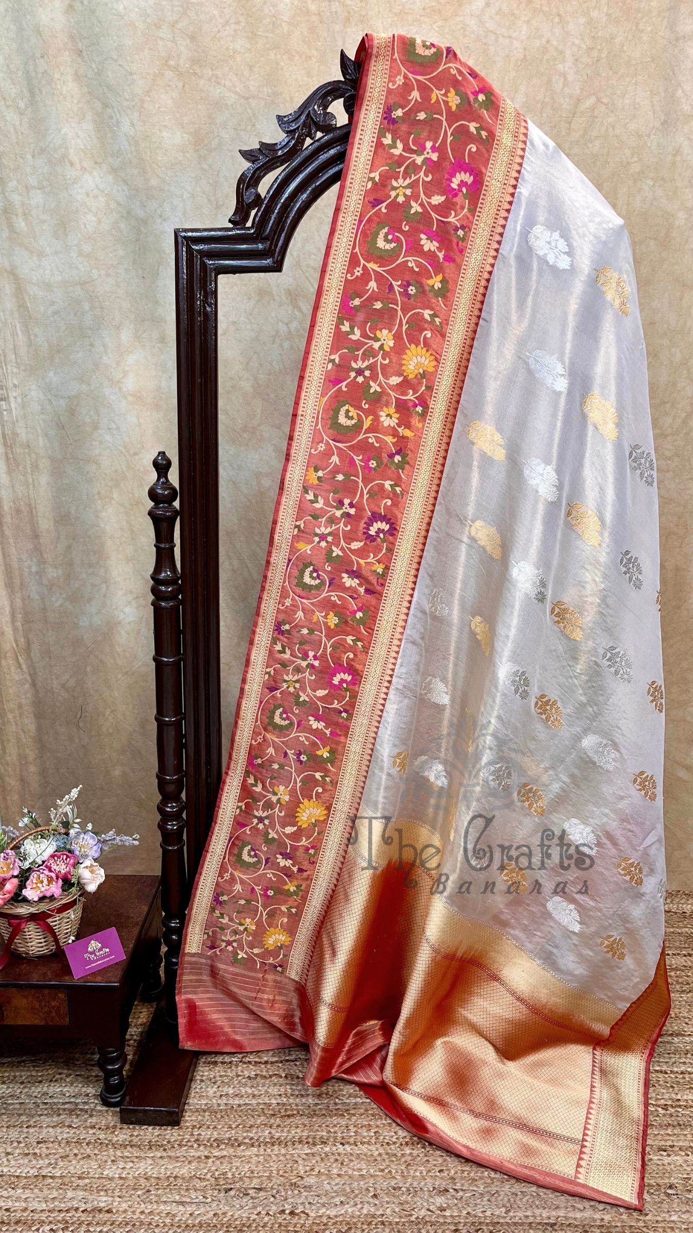Pure Tissue Silk Handloom Banarasi Saree - with kadhua sona rupa motifs