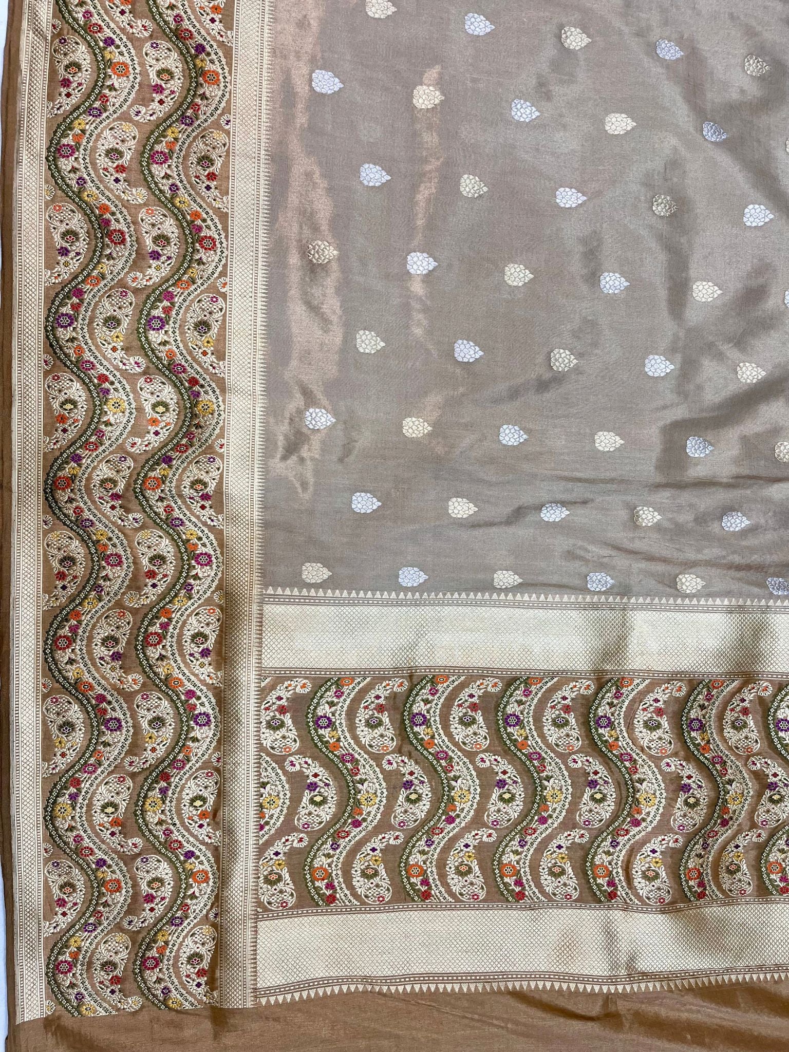 Pure Tissue Silk Handloom Banarasi Saree - with kadhua sona rupa motifs