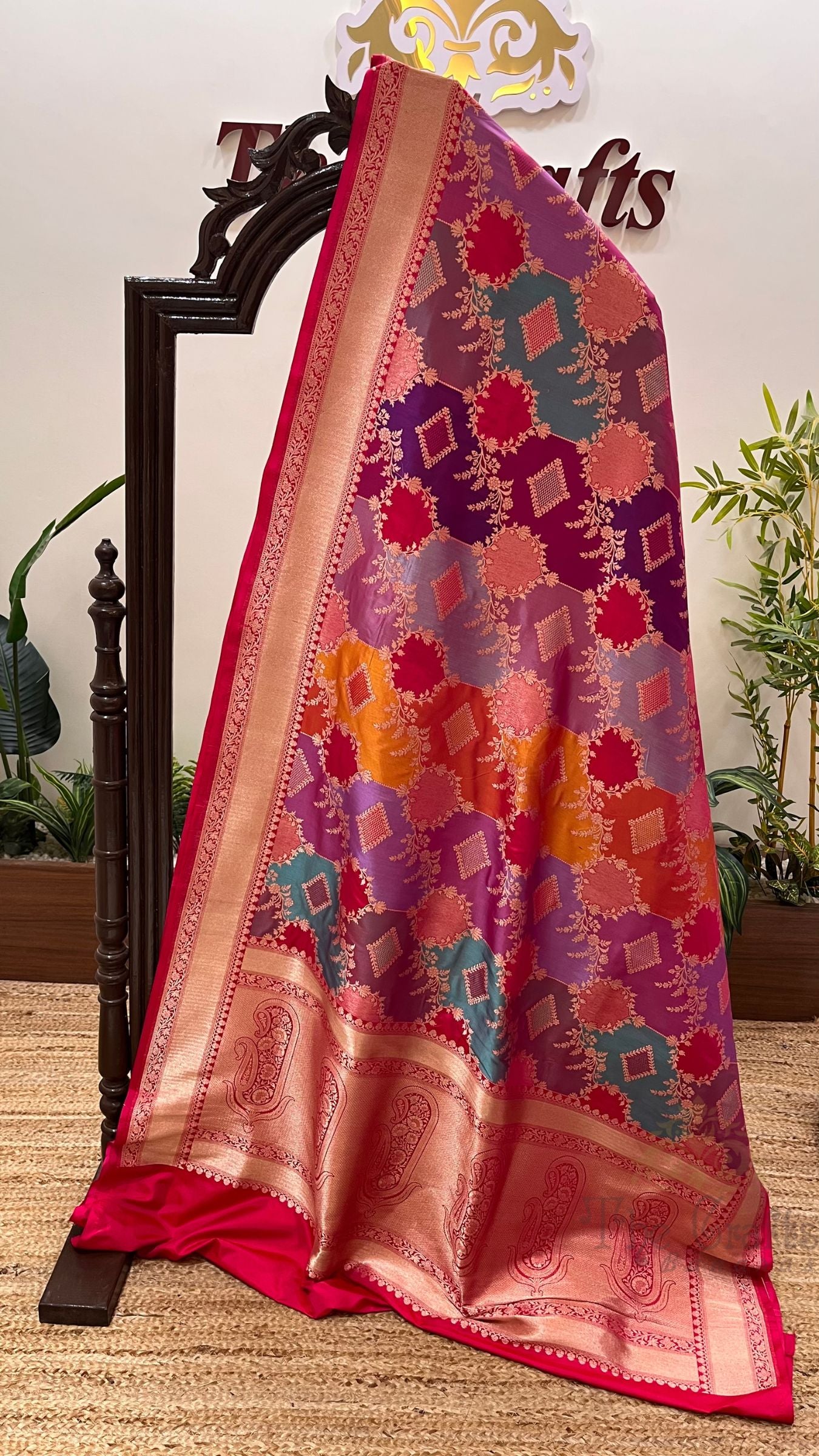Rangkat Pure Katan Silk Handloom Banarasi Saree - Jaal with meenakari
