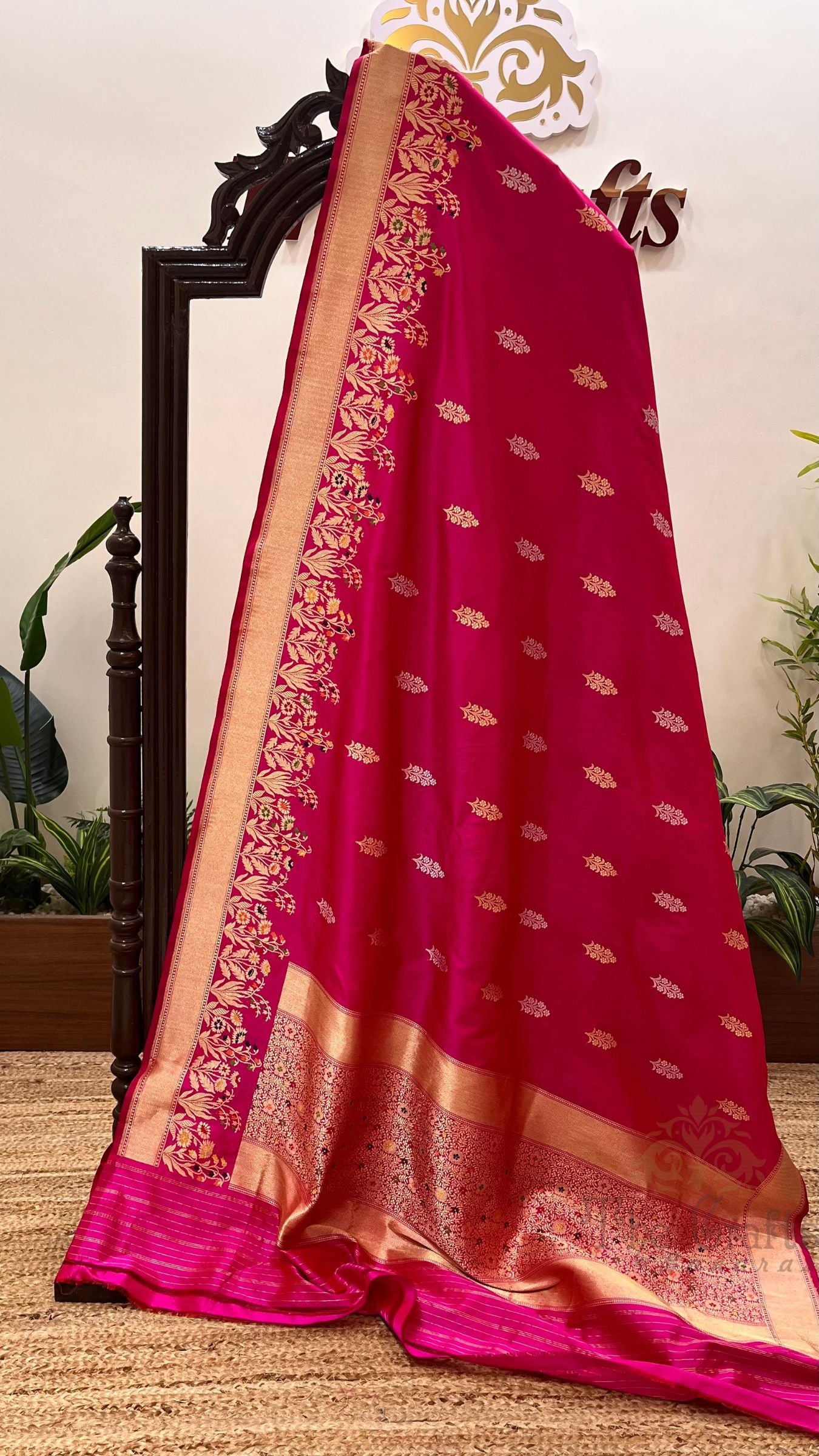 Pure Katan Silk Handloom Banarasi Saree - With Sona Rupa Kadhua Motifs