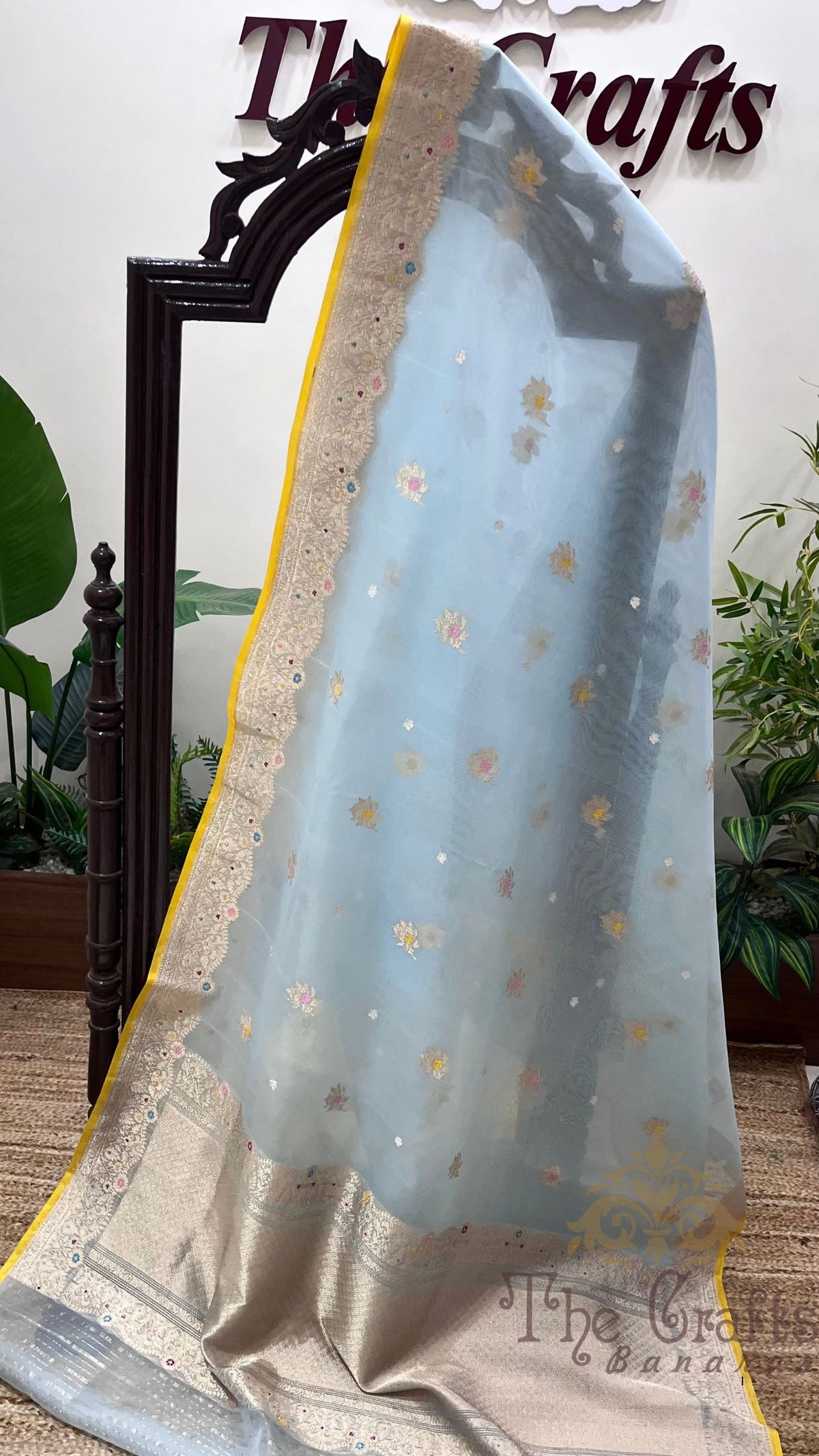 Pure Kora Silk Handloom Banarasi Saree - Kadhua Sona Rupa Buti with Meenakari Border