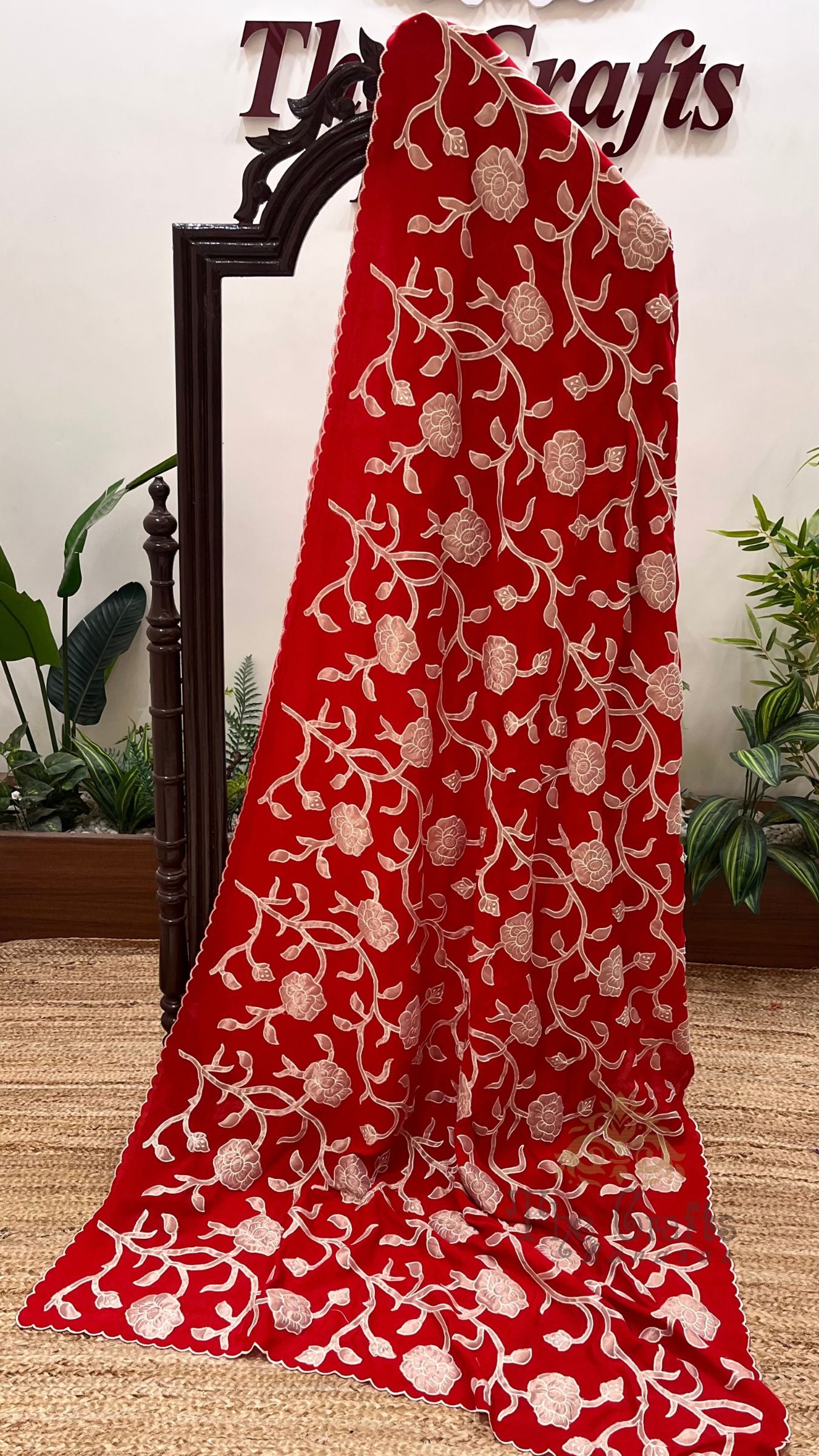 Pure Crepe Silk Banarasi Saree - Floral Appliqué Work