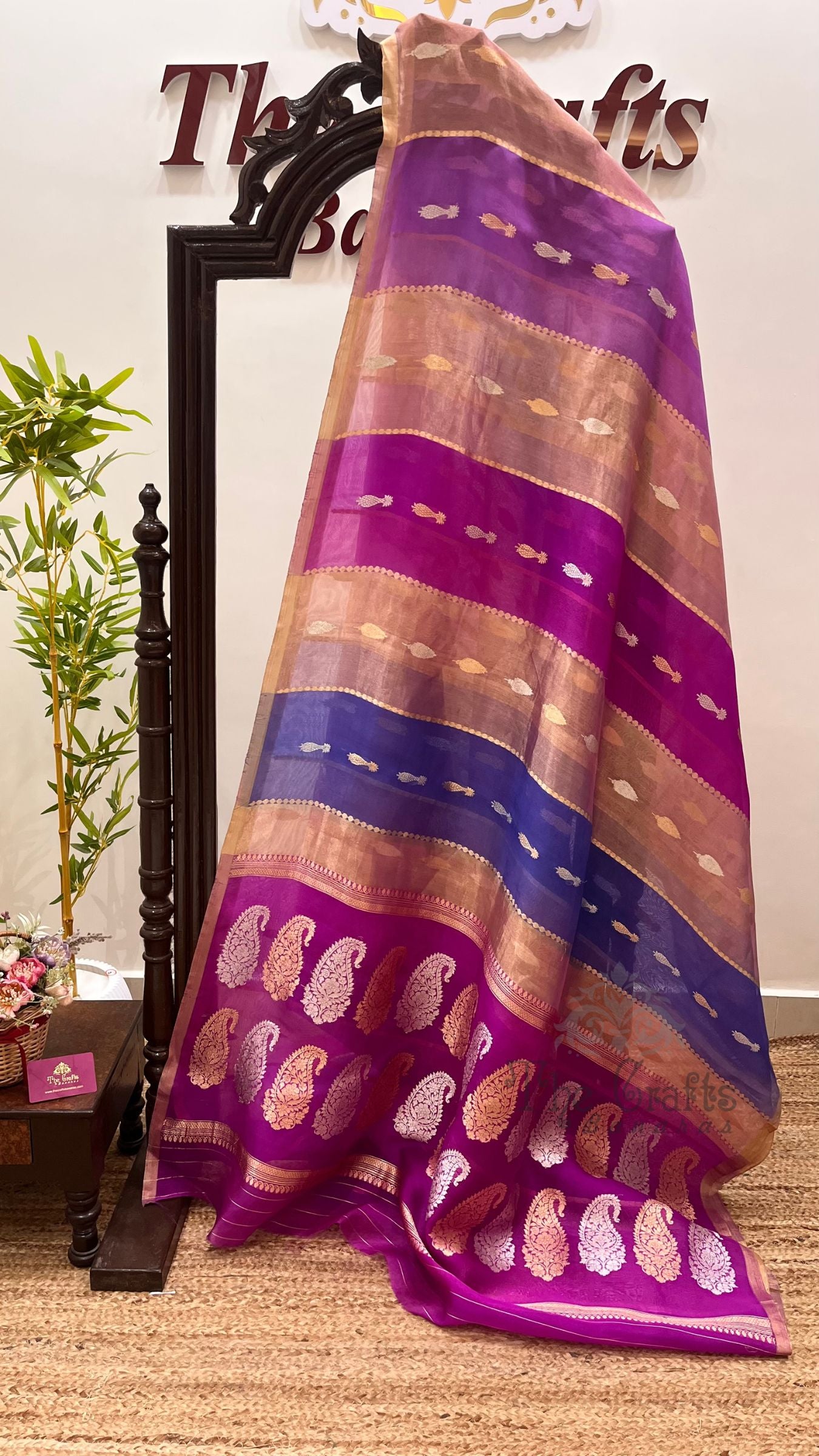 Rangkat Pure Kora Tissue Silk Handloom Banarasi Saree- Kadhua Motifs
