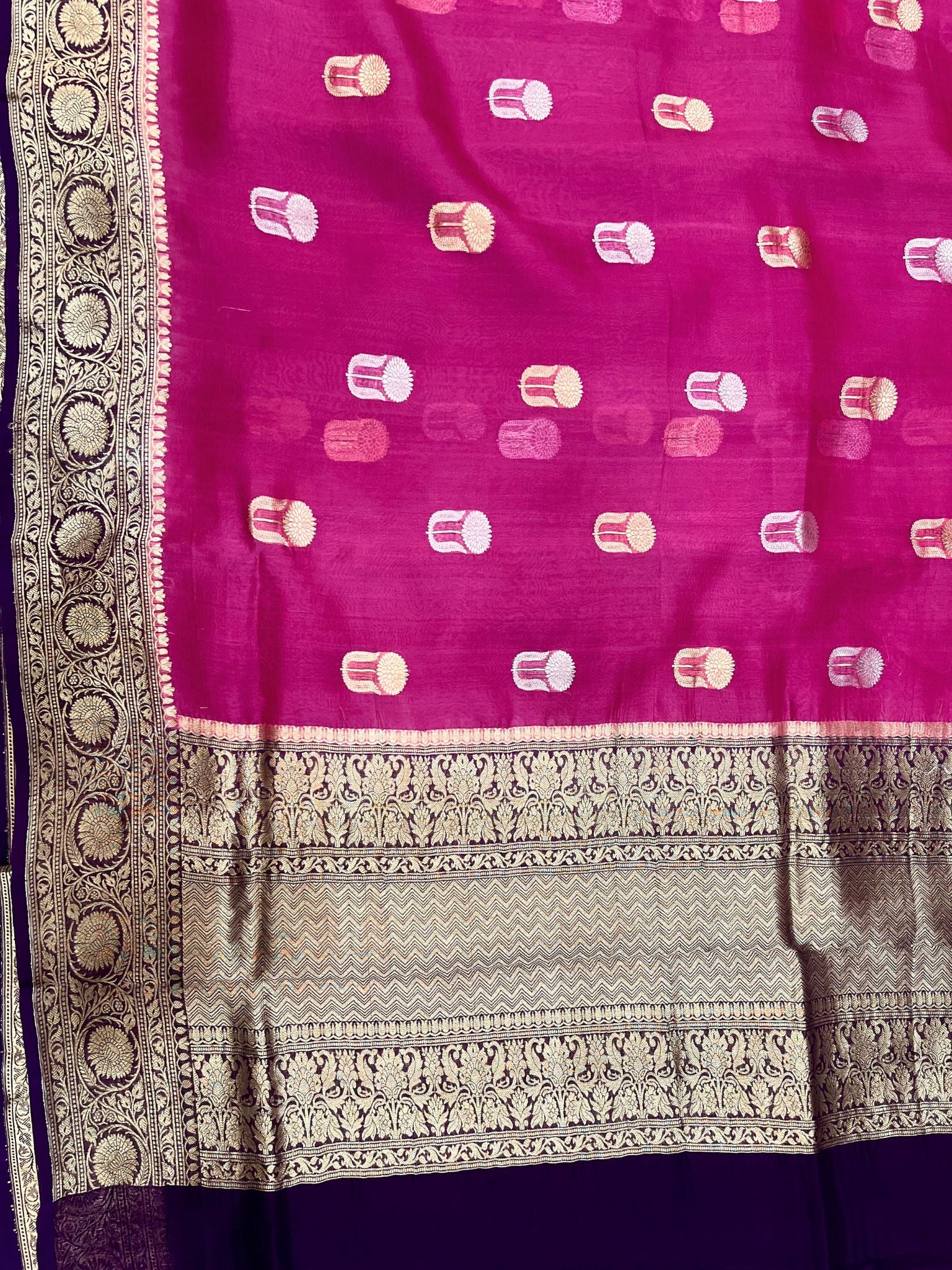Pure Kora Silk Handloom Banarasi Saree - With Kadhua motifs