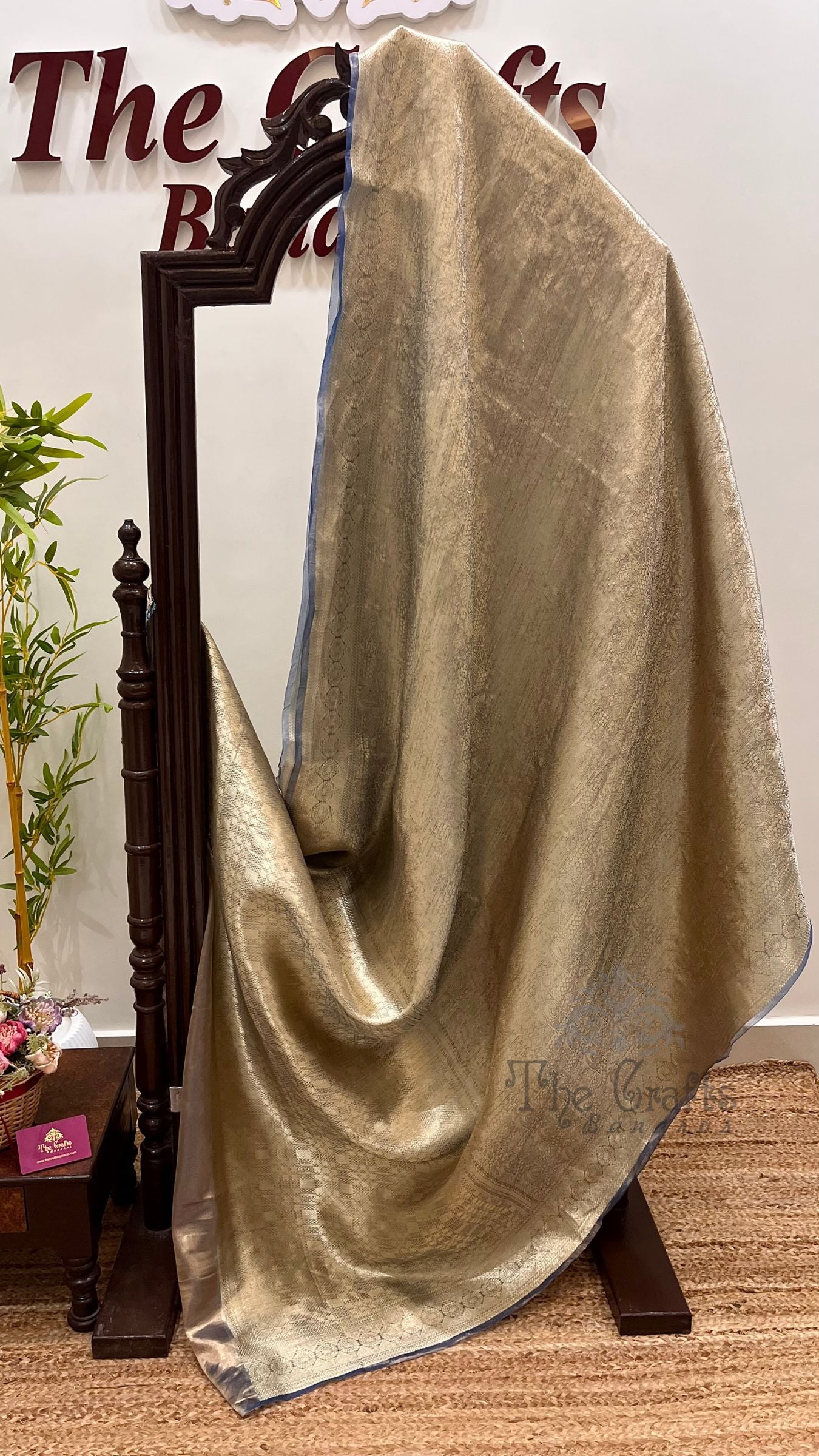 Pure Tissue Brocade Banarasi Saree