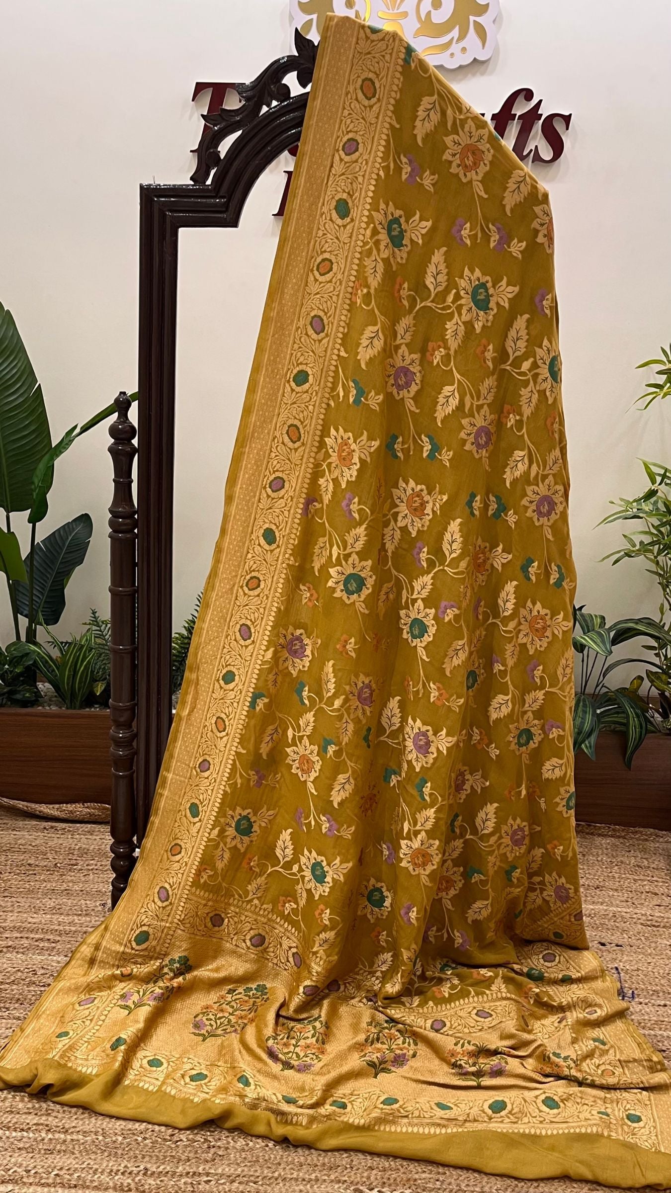 Khaddi Georgette Handloom Banarasi Saree - Jaal with Meenakari