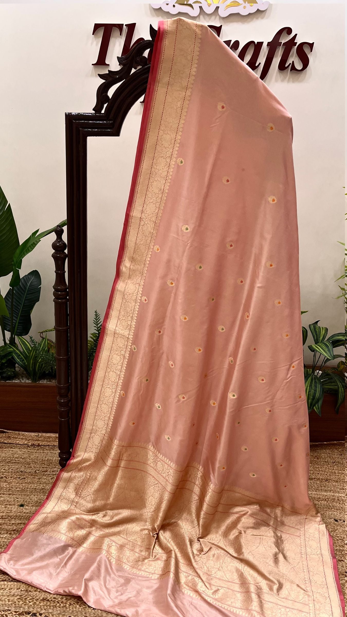 Pure Katan Silk Handloom Banarasi Saree - with kadhua zari work
