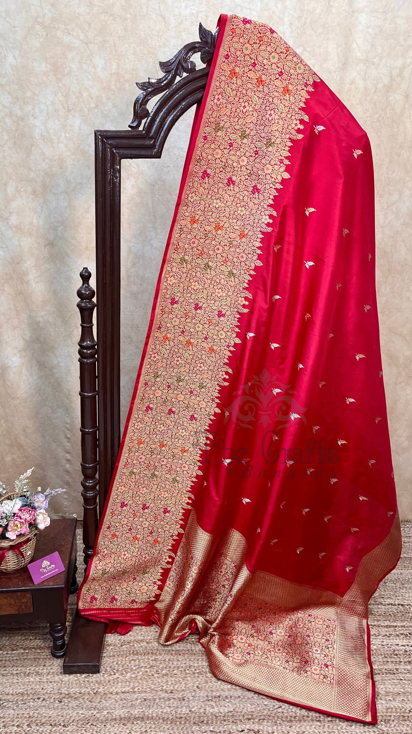 Pure Katan Silk Handloom Banarasi Saree - with kadhua motifs