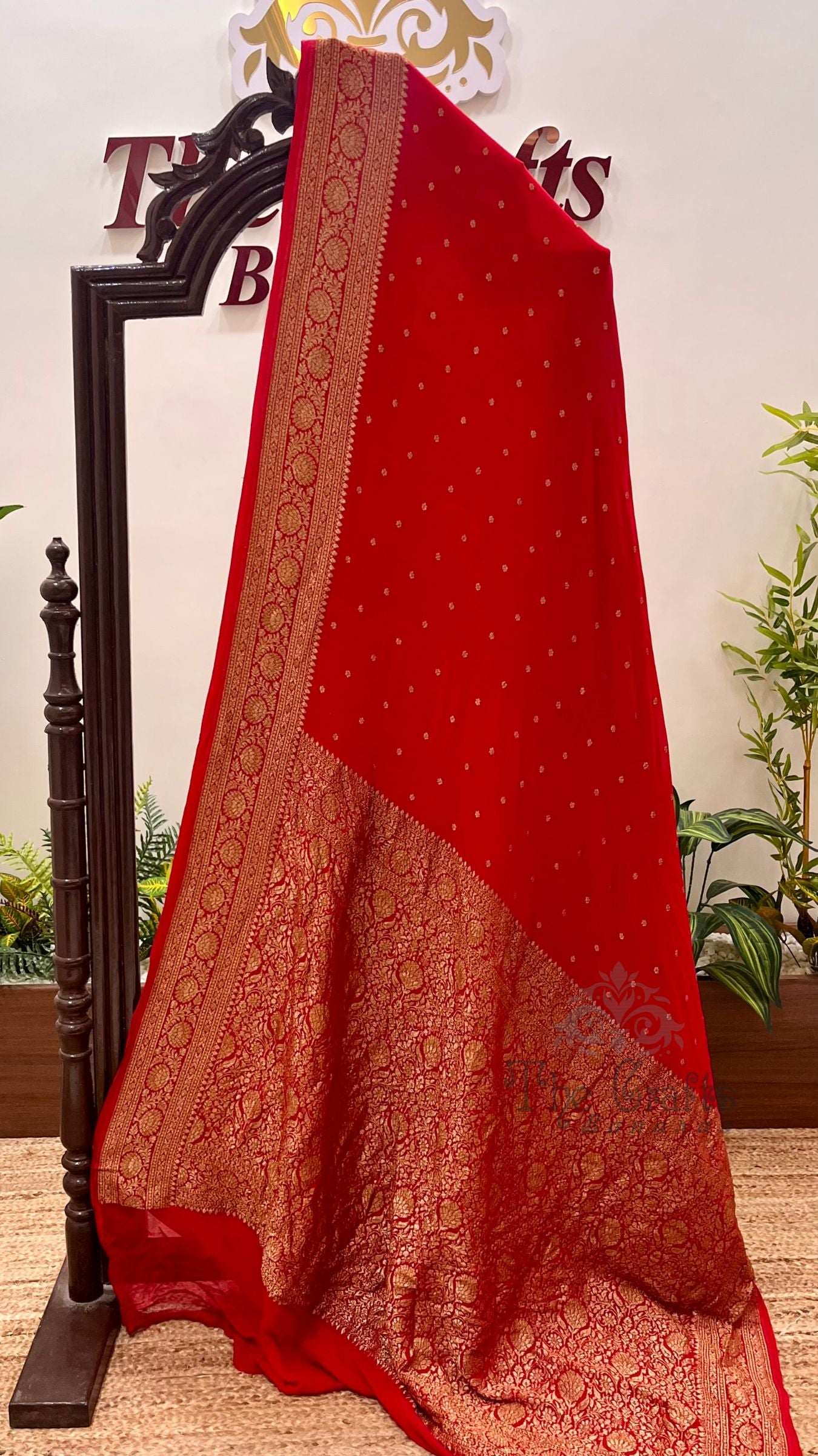 Khaddi Georgette Banarasi Saree - Antique Zari