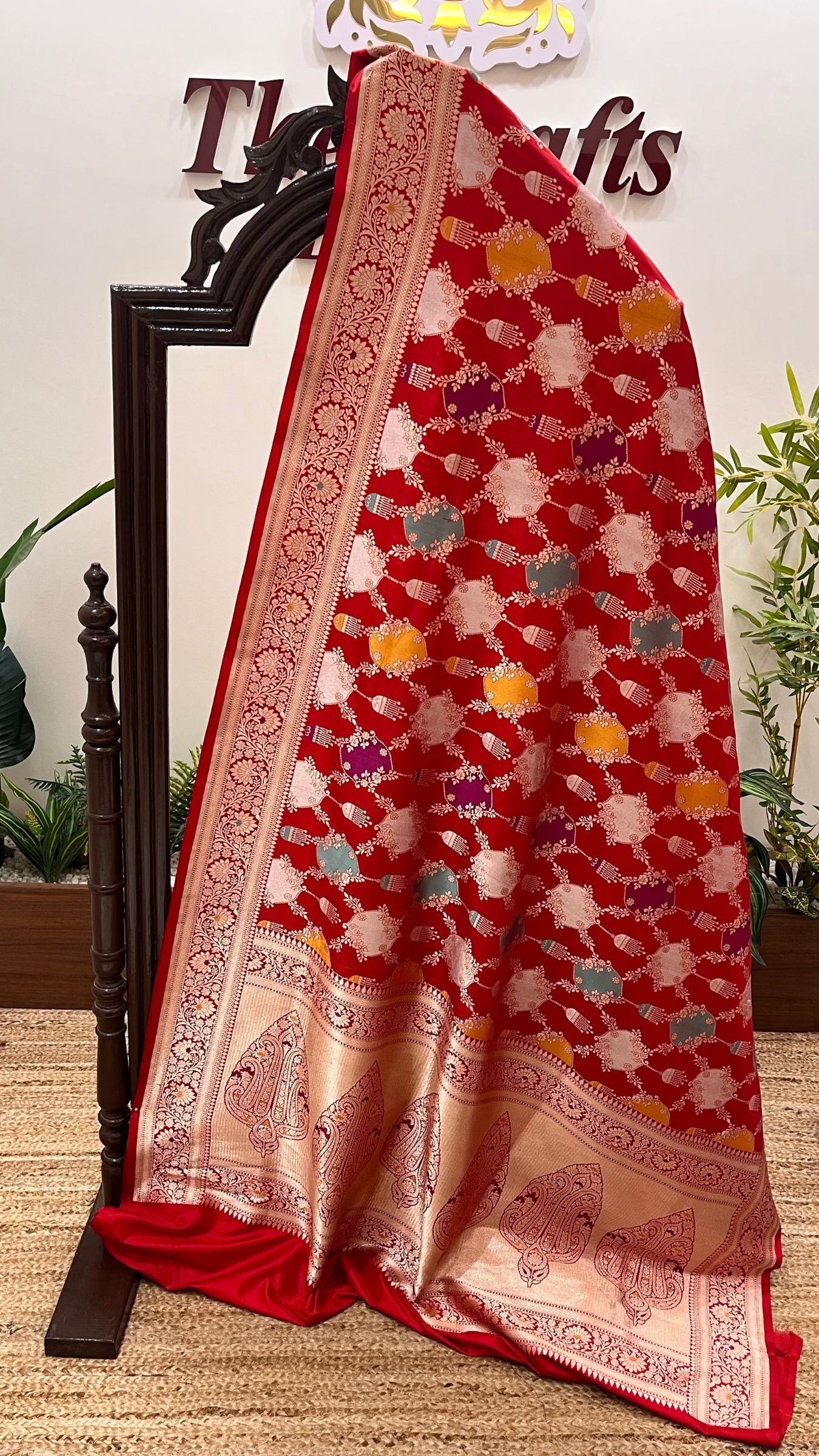 Rangkat Pure Katan Silk Handloom Banarasi Saree - Jaal with meenakari