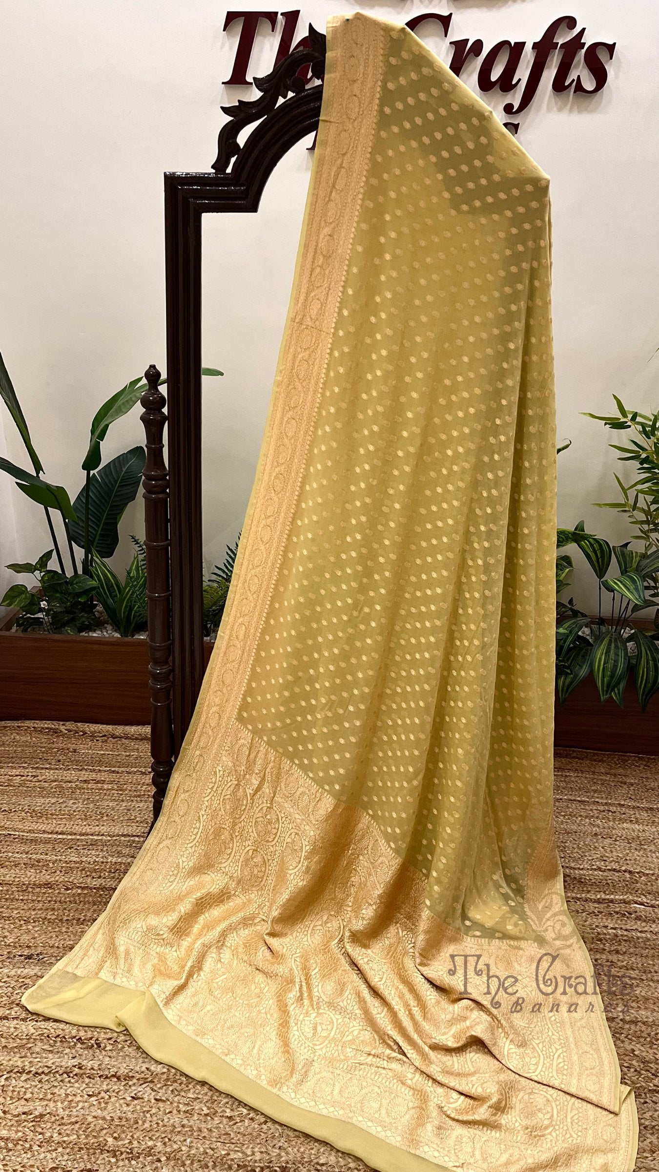 Khaddi Georgette Banarasi Saree - Gold Zari