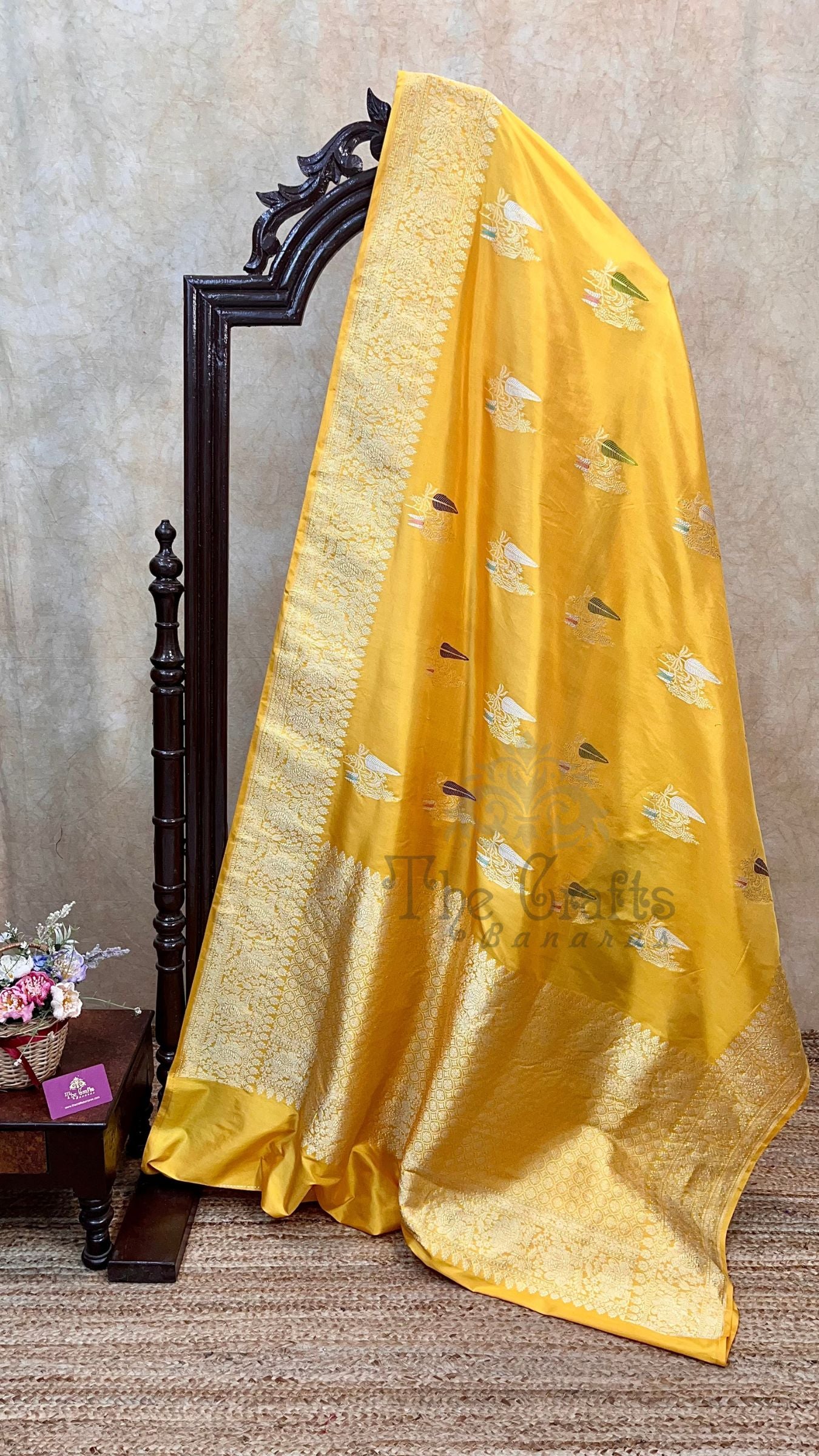 Pure Katan Silk Handloom Banarasi Saree - with kadhua meenakari motifs