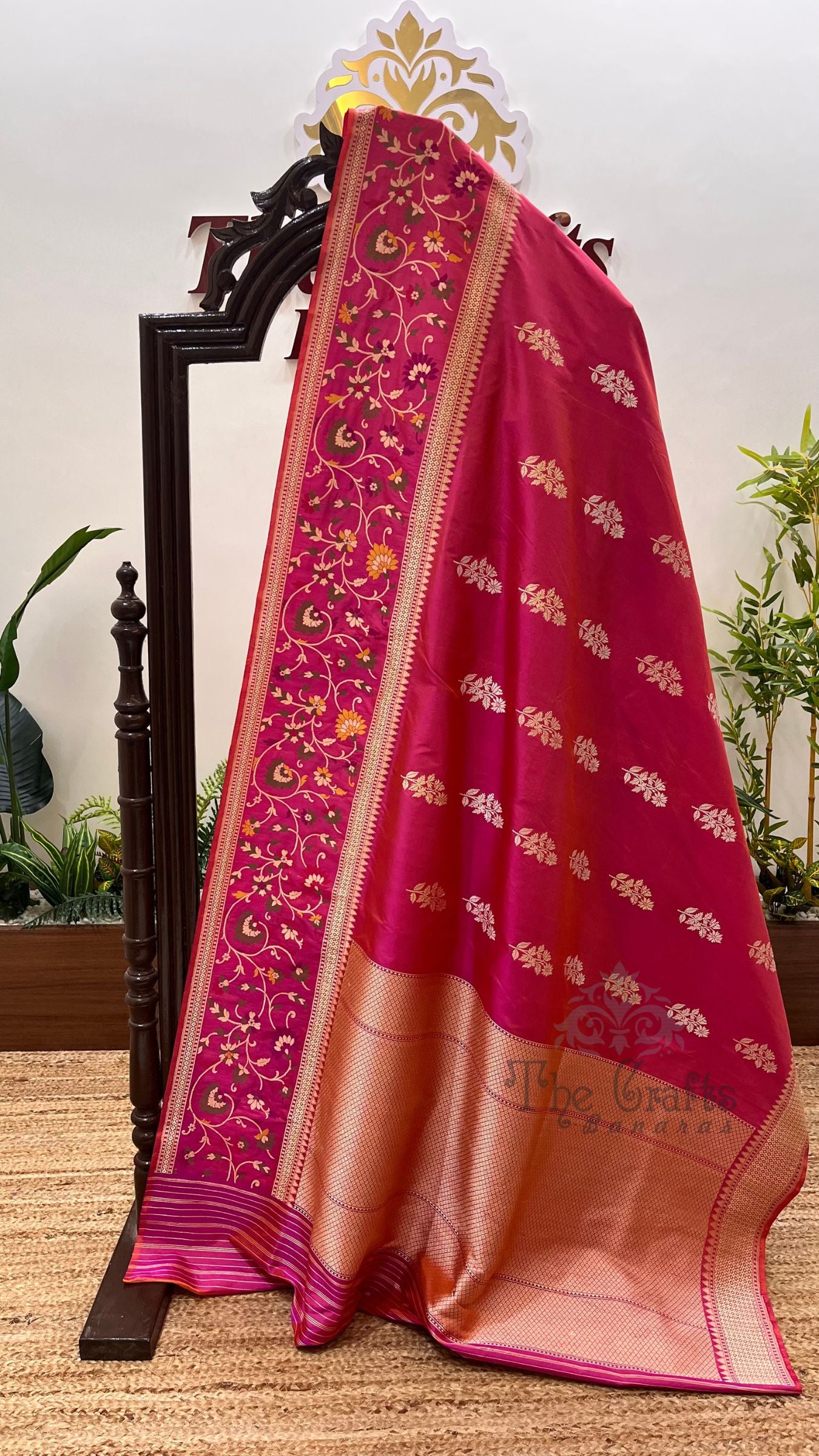 Pure Katan Silk Handloom Banarasi Saree - With kadhua Sona Roopa  Motifs