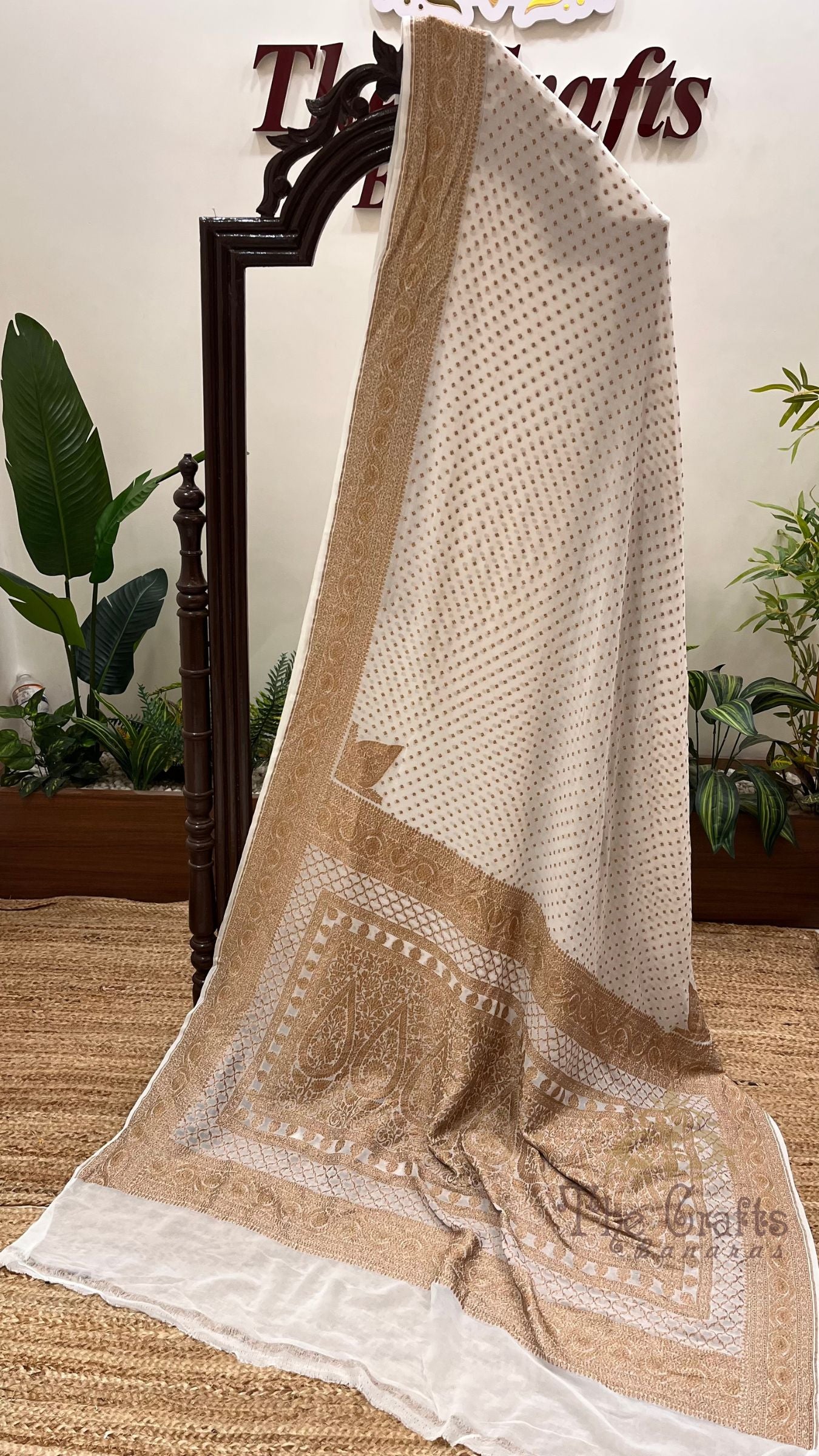Pure Crepe Georgette Banarasi Saree - Antique Zari
