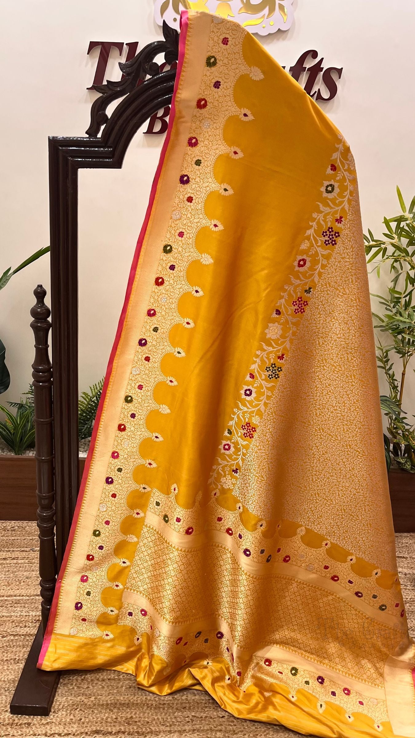 Pure Katan Silk Handloom Banarasi Saree - Kadhua Tanchui Brocade Meena