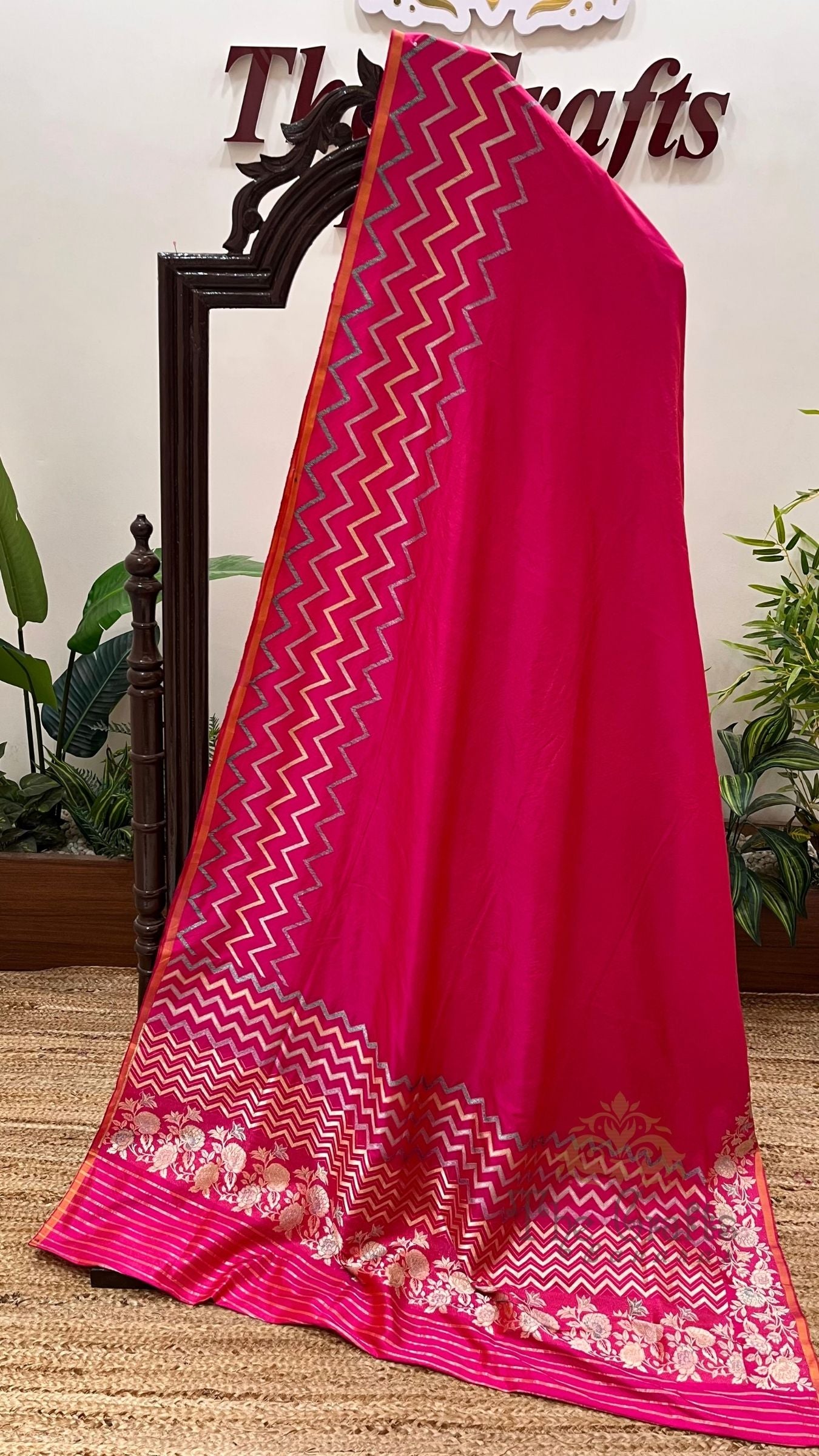 Pure Katan Silk Handloom Banarasi Saree - Kadhua Motifs