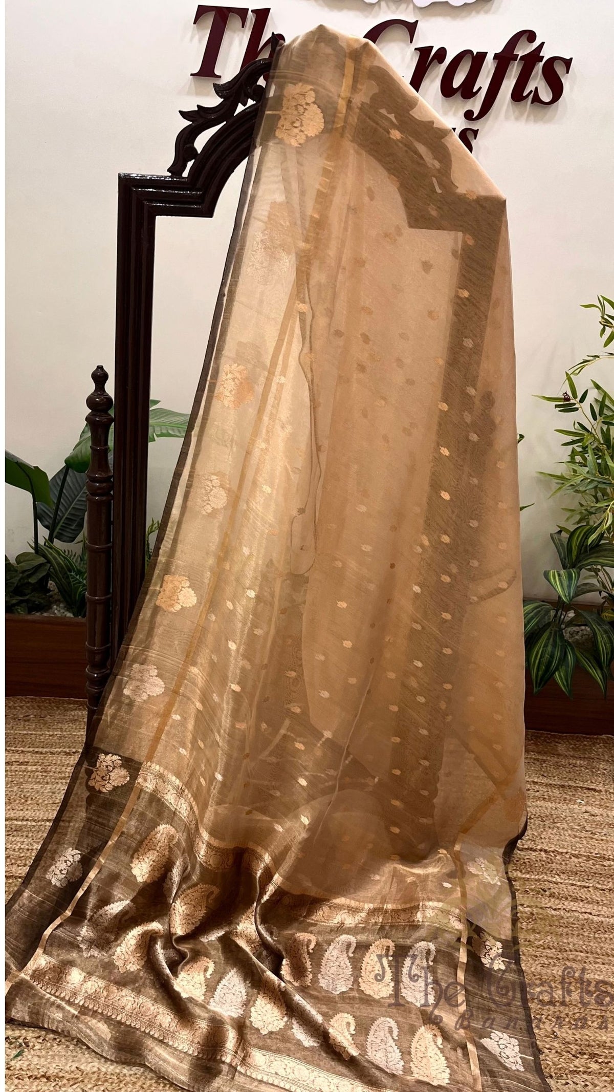 Pure Kora Tissue Silk Handloom Banarasi Saree- Kadhua Motifs
