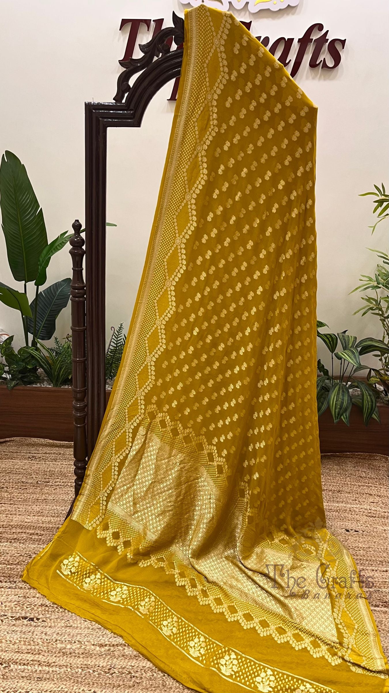 Khaddi Georgette Handloom Banarasi Saree