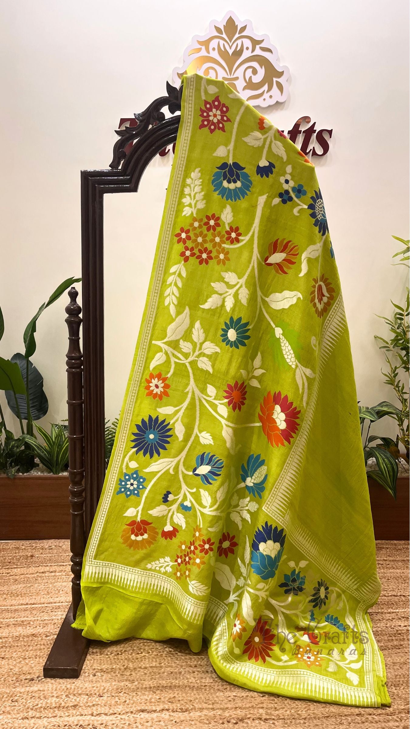 Tussar Georgette Handloom Banarasi Saree - Jaal with Tilfi Meenakari