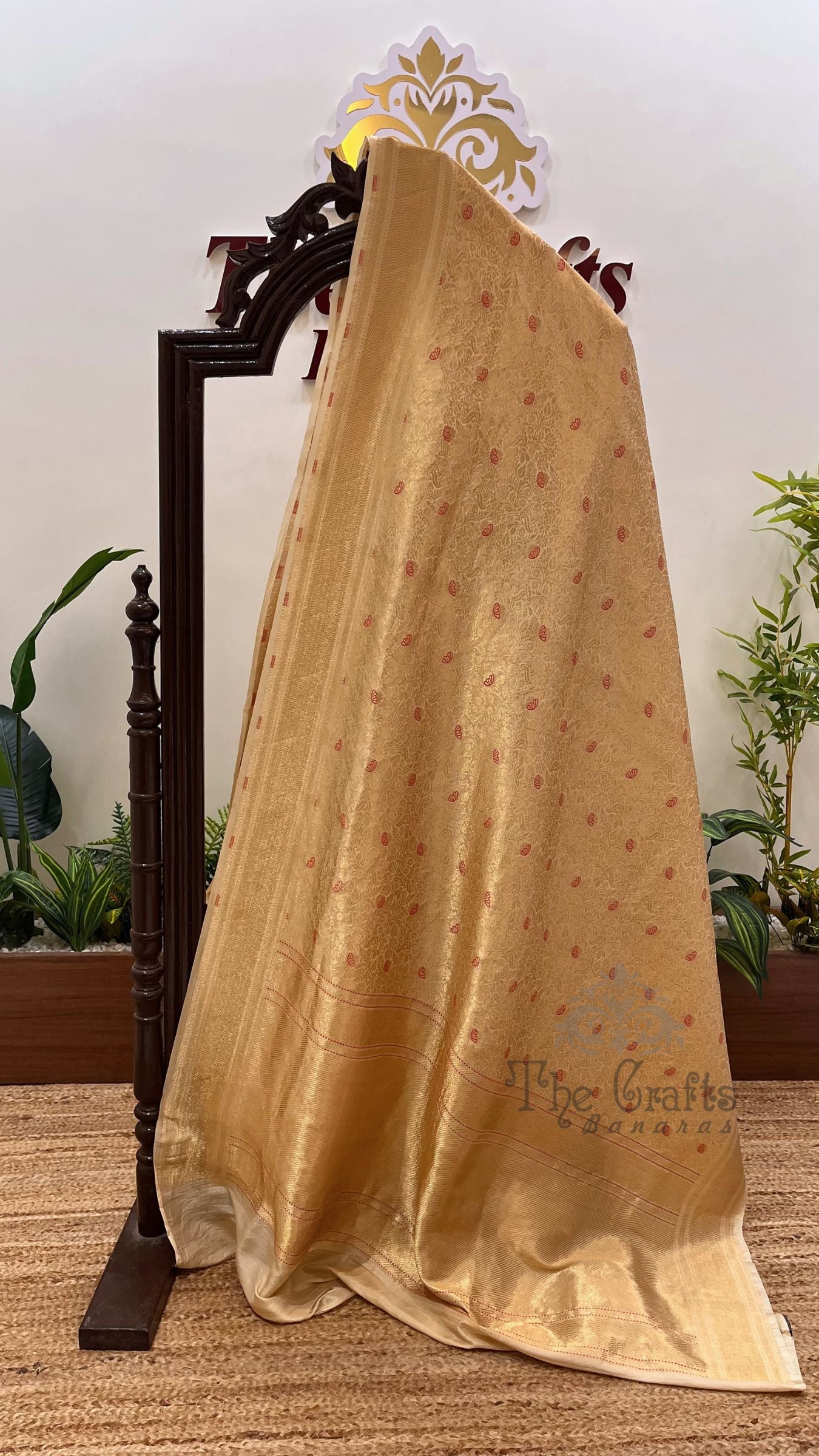Pure Katan Silk Handloom Banarasi Saree - Tanchui Brocade Meena