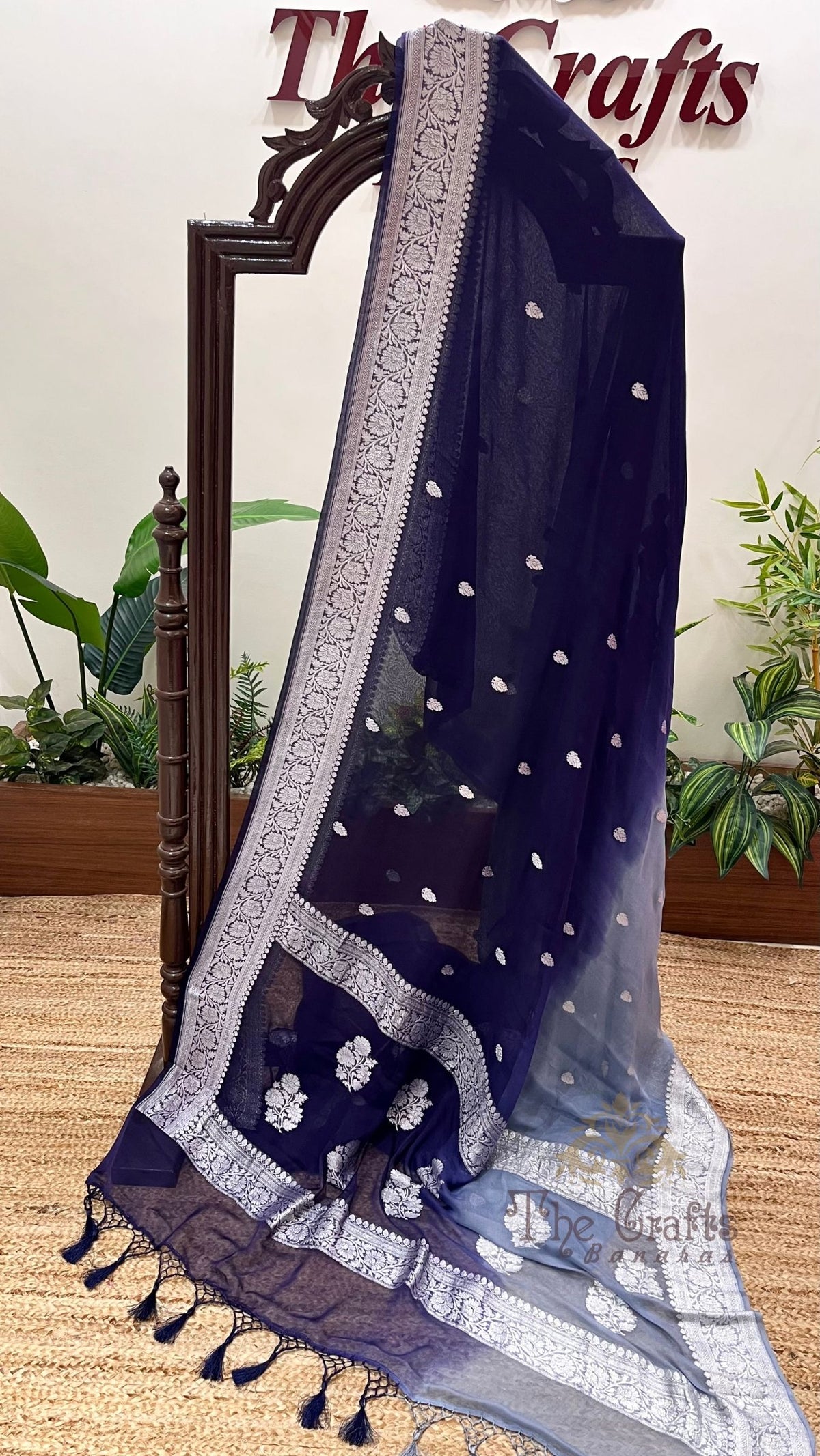 Pure Georgette Banarasi Handloom Saree - Silver Zari