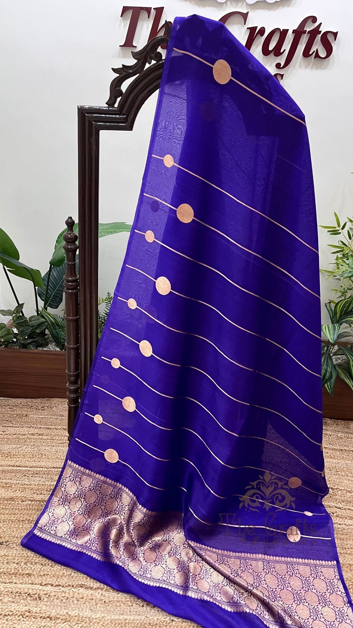 Pure Kora Silk Handloom Banarasi Saree - with kadhua motifs