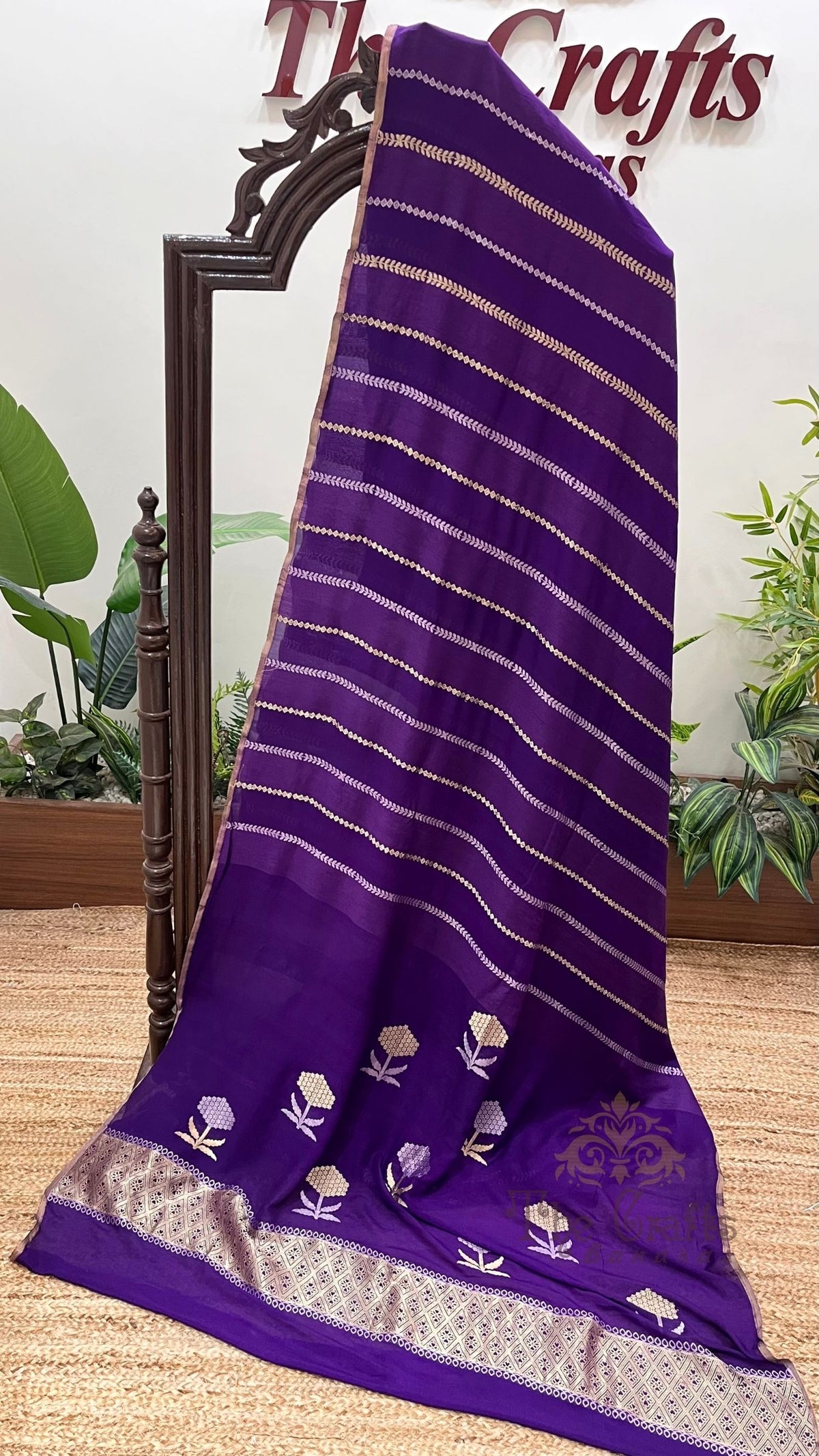Pure Munga Crush Silk Handloom Banarasi Saree