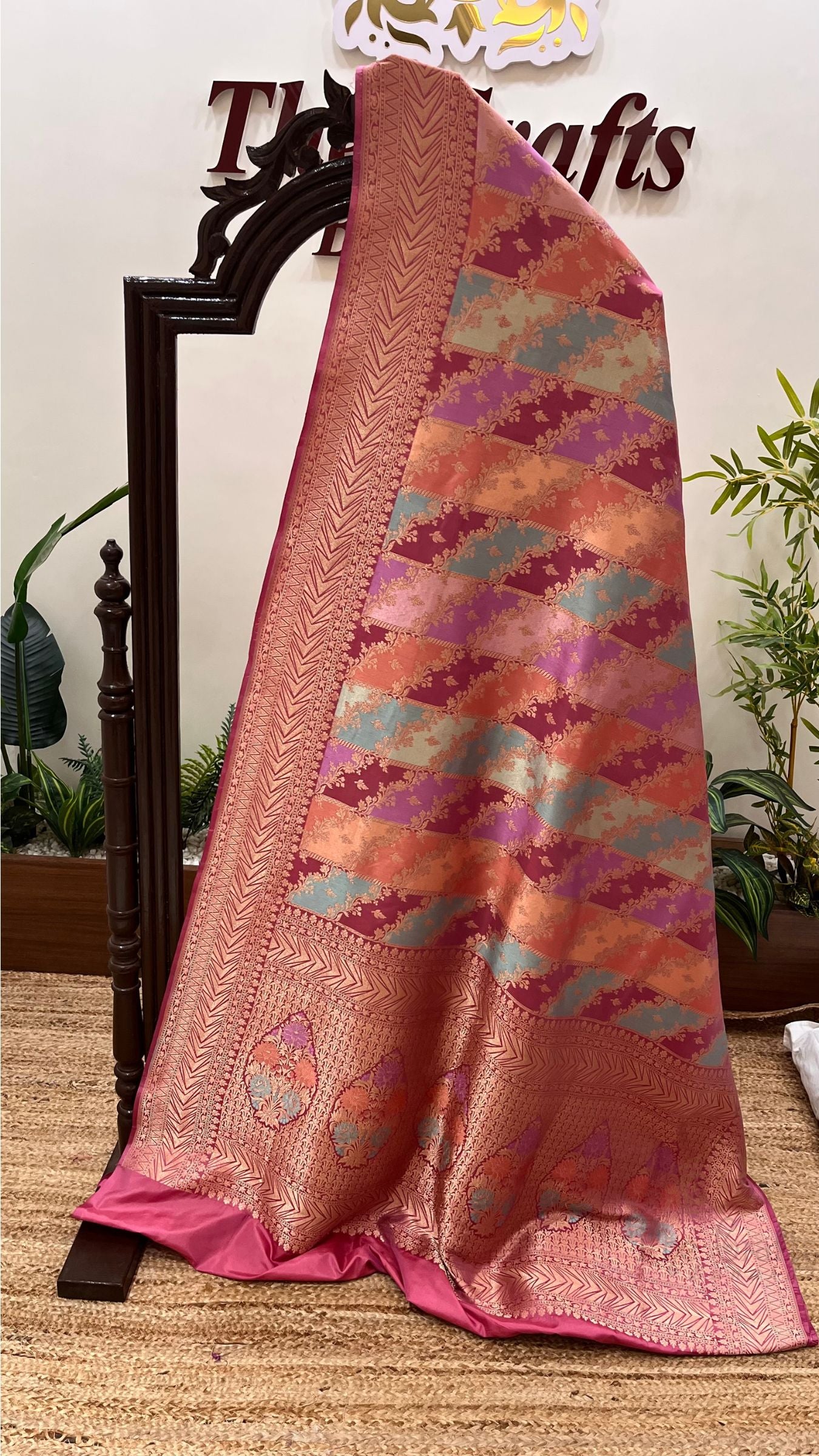 Rangkat Pure Katan Silk Handloom Banarasi Saree - Jaal with meenakari