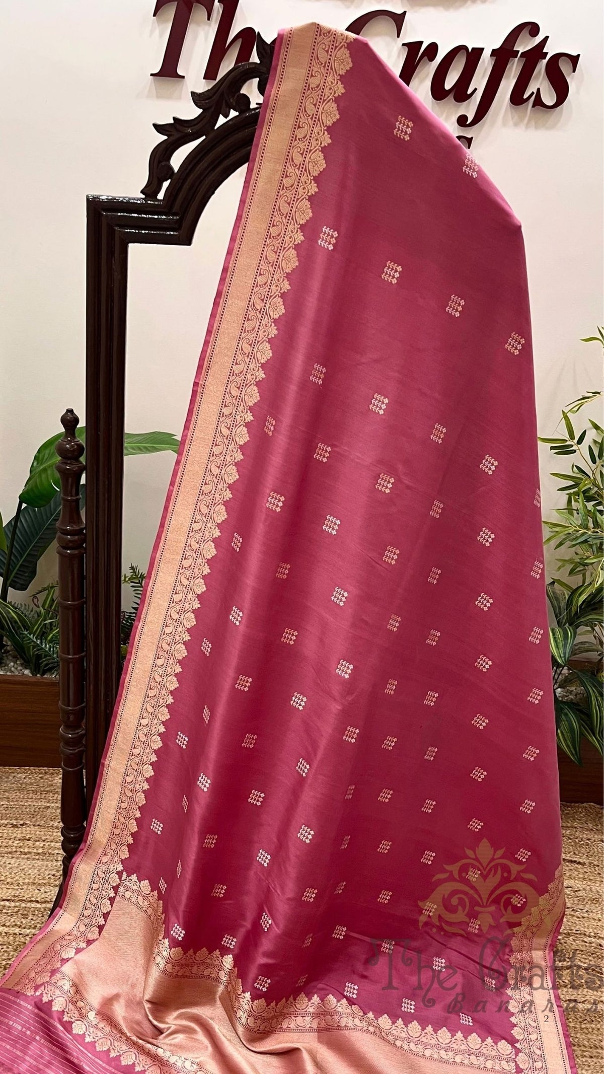 Pure Katan Silk Handloom Banarasi Saree - with kadhua sona rupa motifs