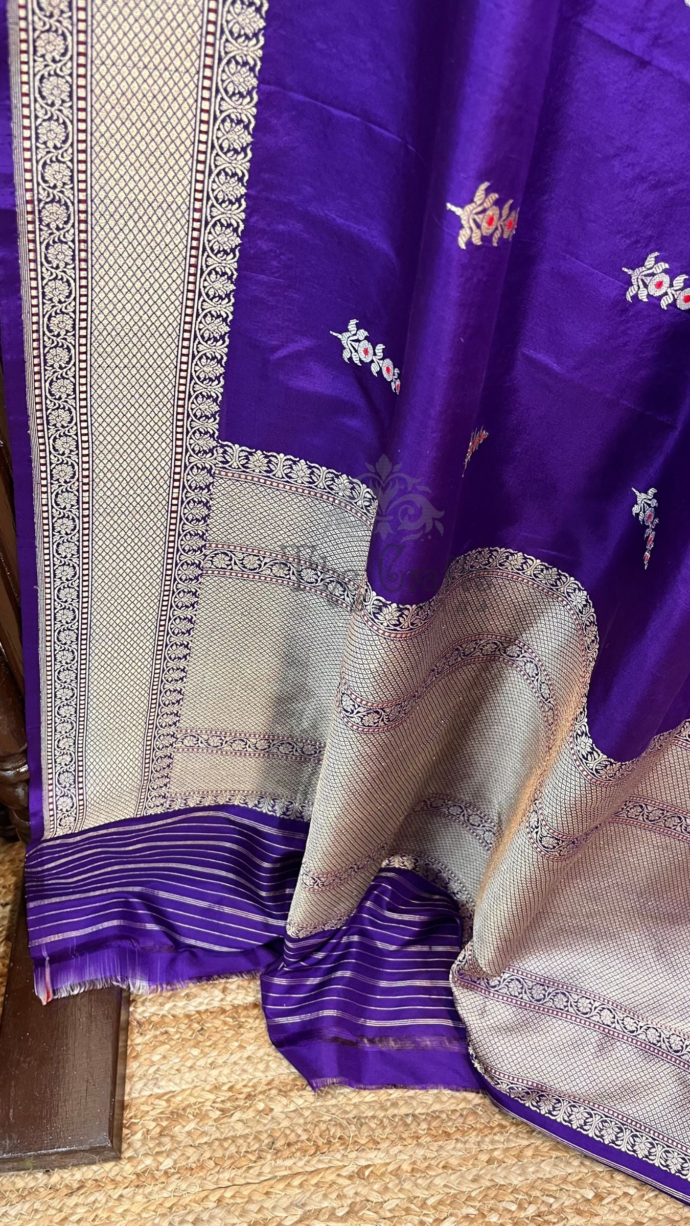 Pure Katan Silk Handloom Banarasi Saree - with kadhua work