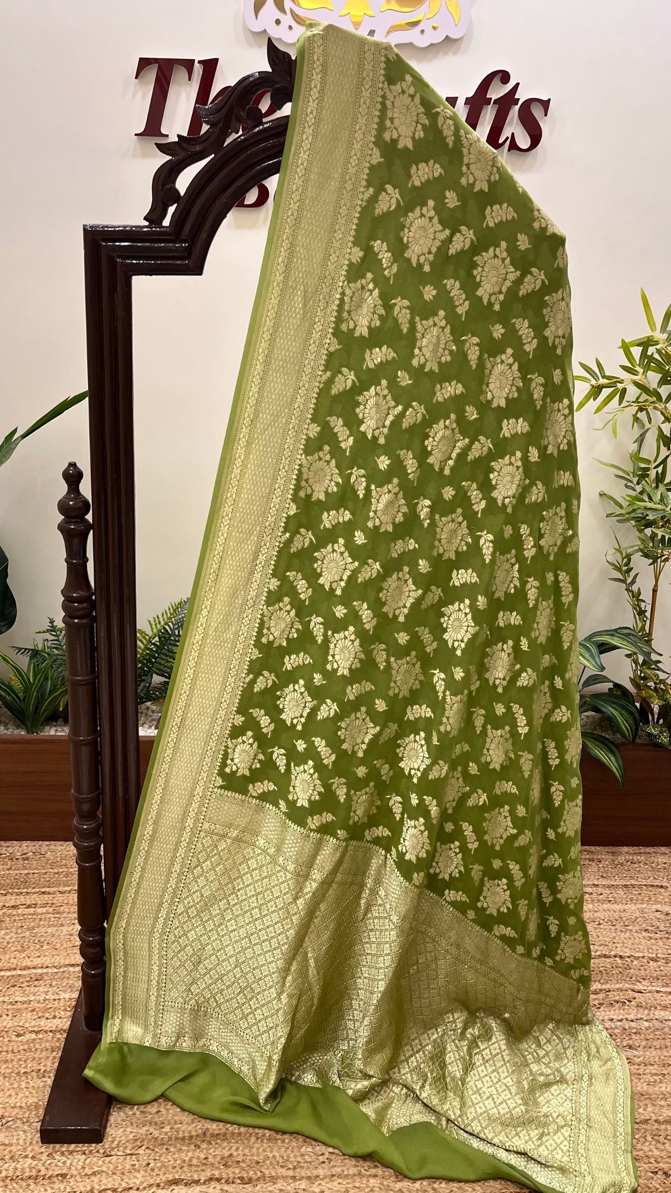 Khaddi Georgette Handloom Banarasi Saree - Water Zari