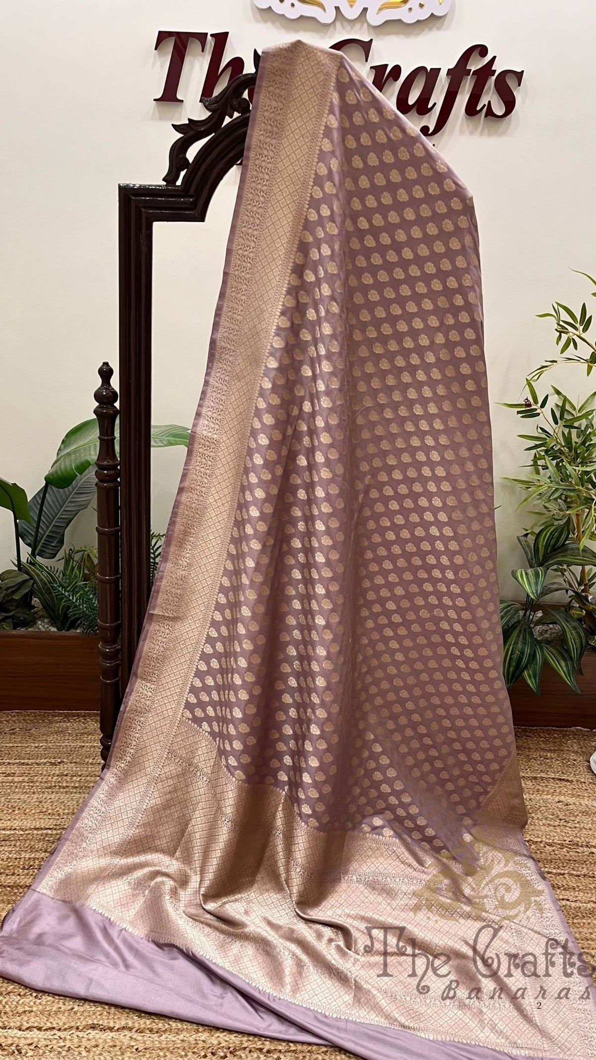 Pure Katan Silk Handloom Banarasi Saree - Jaal work