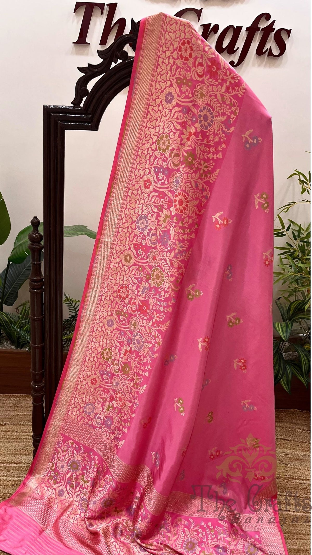 Pure Ektara Katan Silk Handloom Banarasi Saree - with kadhua meenakari motifs