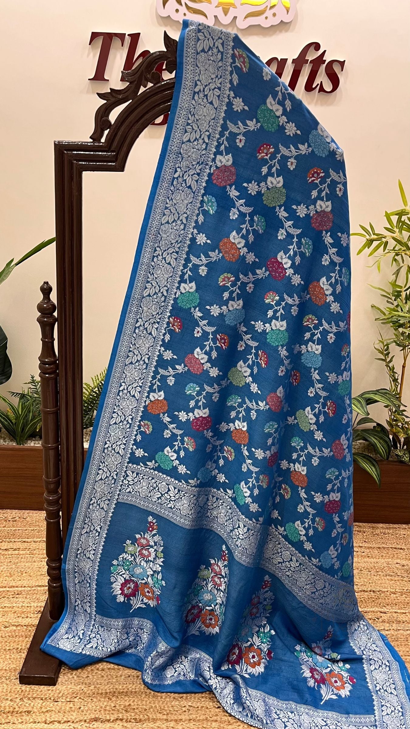 Khaddi Georgette Handloom Banarasi Saree - Jaal with Meenakari